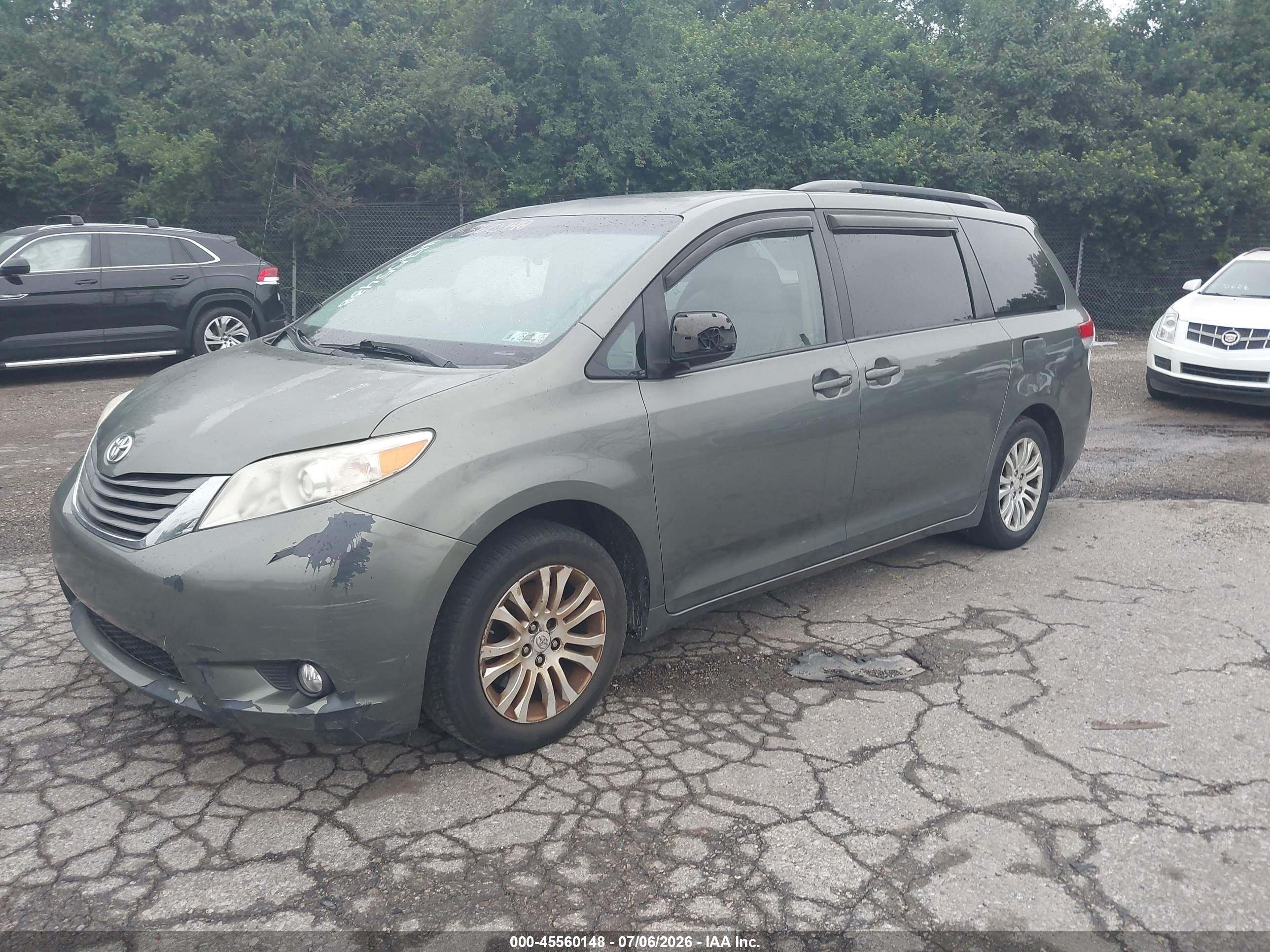 2011 Toyota Sienna Xle V6 Green vin: 5TDYK3DC4BS058275