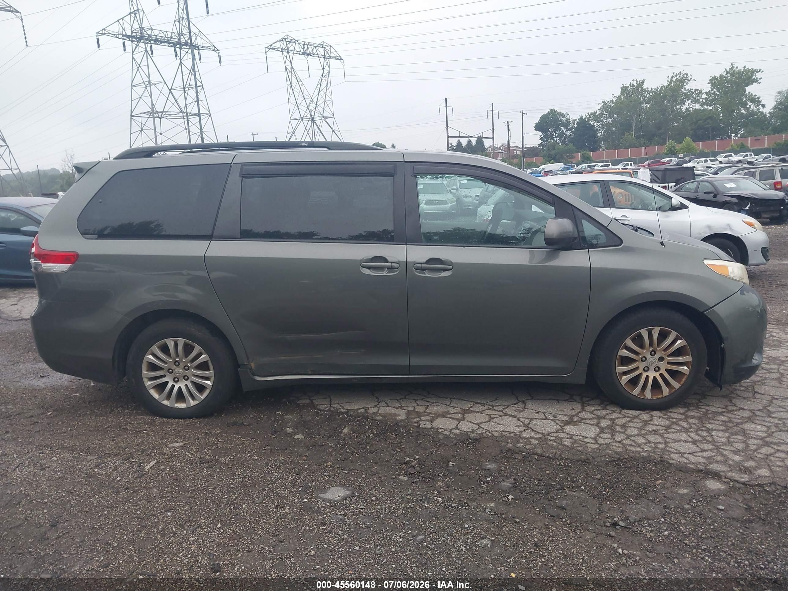 2011 Toyota Sienna Xle V6 Green vin: 5TDYK3DC4BS058275