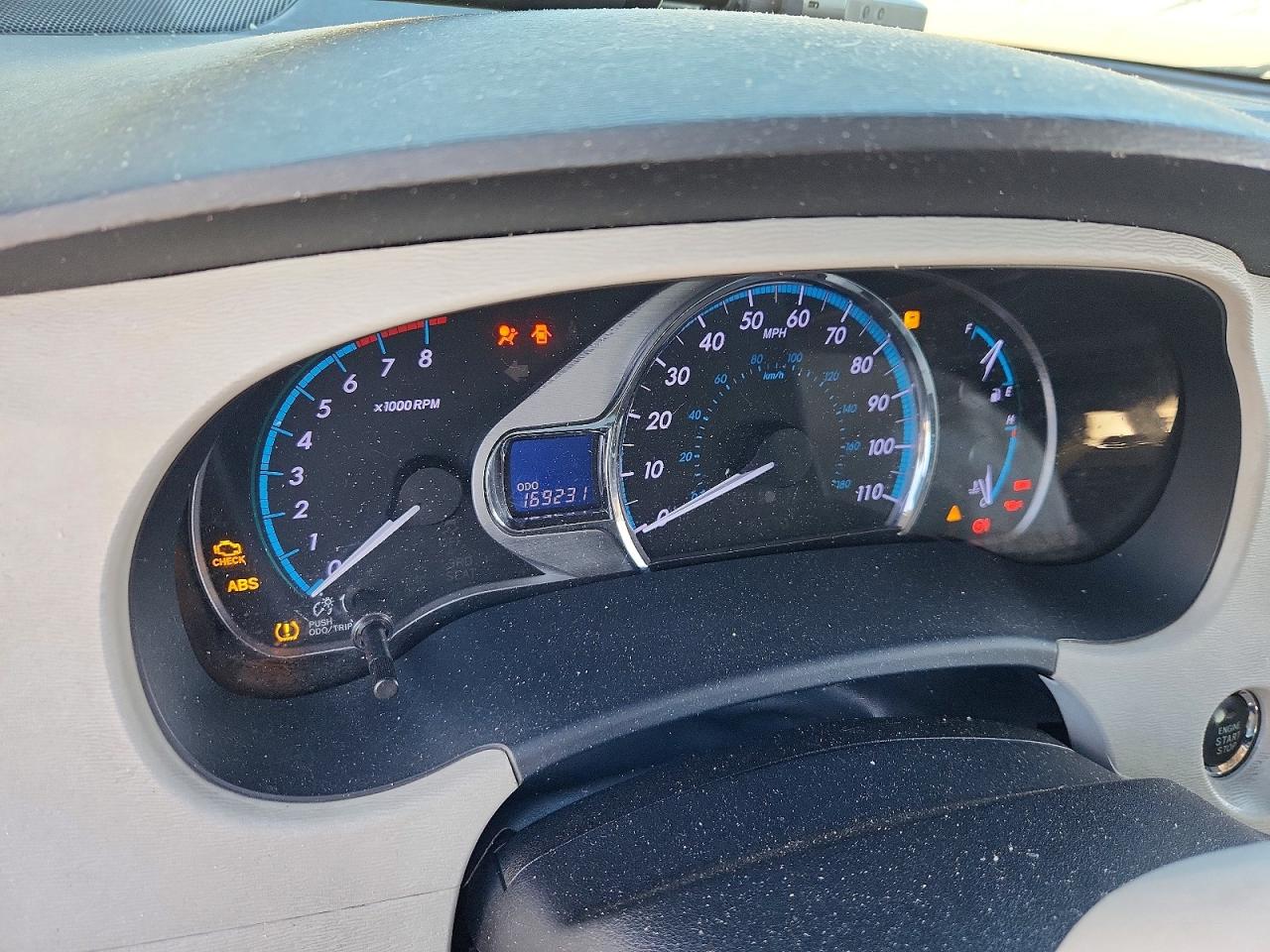 2011 Toyota Sienna Xle 8-passenger Silver vin: 5TDYK3DC4BS062939