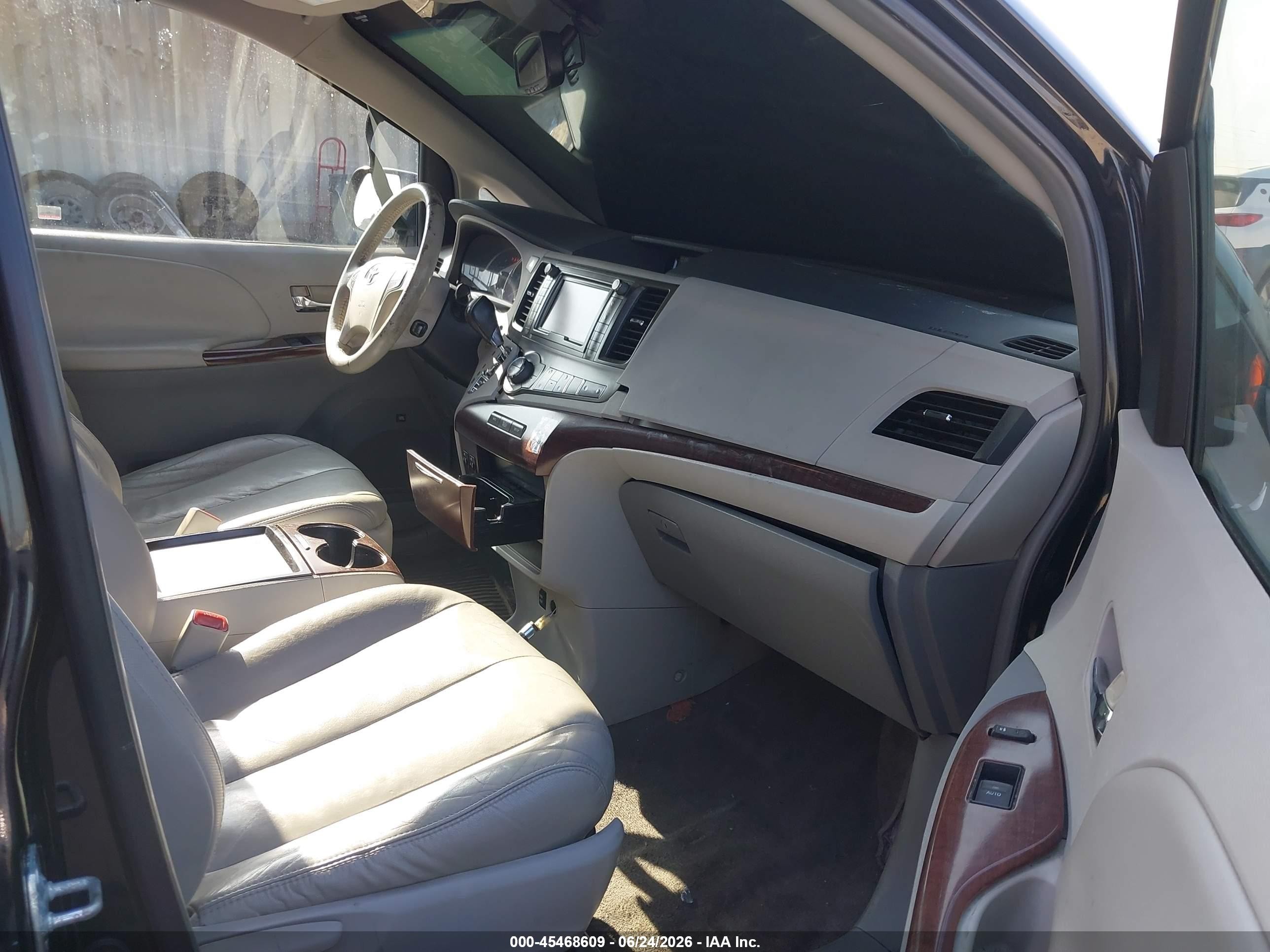 2011 Toyota Sienna Xle V6 Черный vin: 5TDYK3DC4BS065498