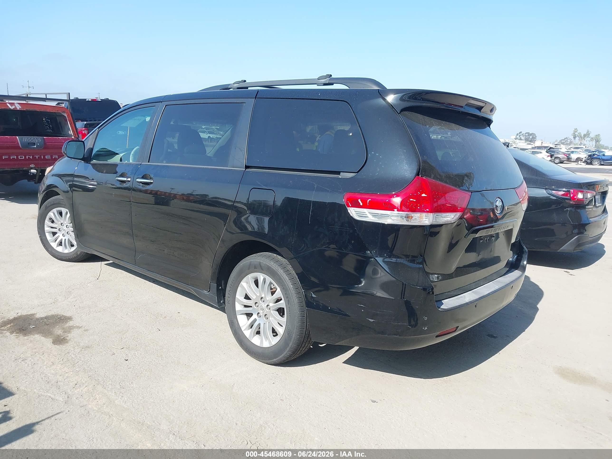 2011 Toyota Sienna Xle V6 Черный vin: 5TDYK3DC4BS065498