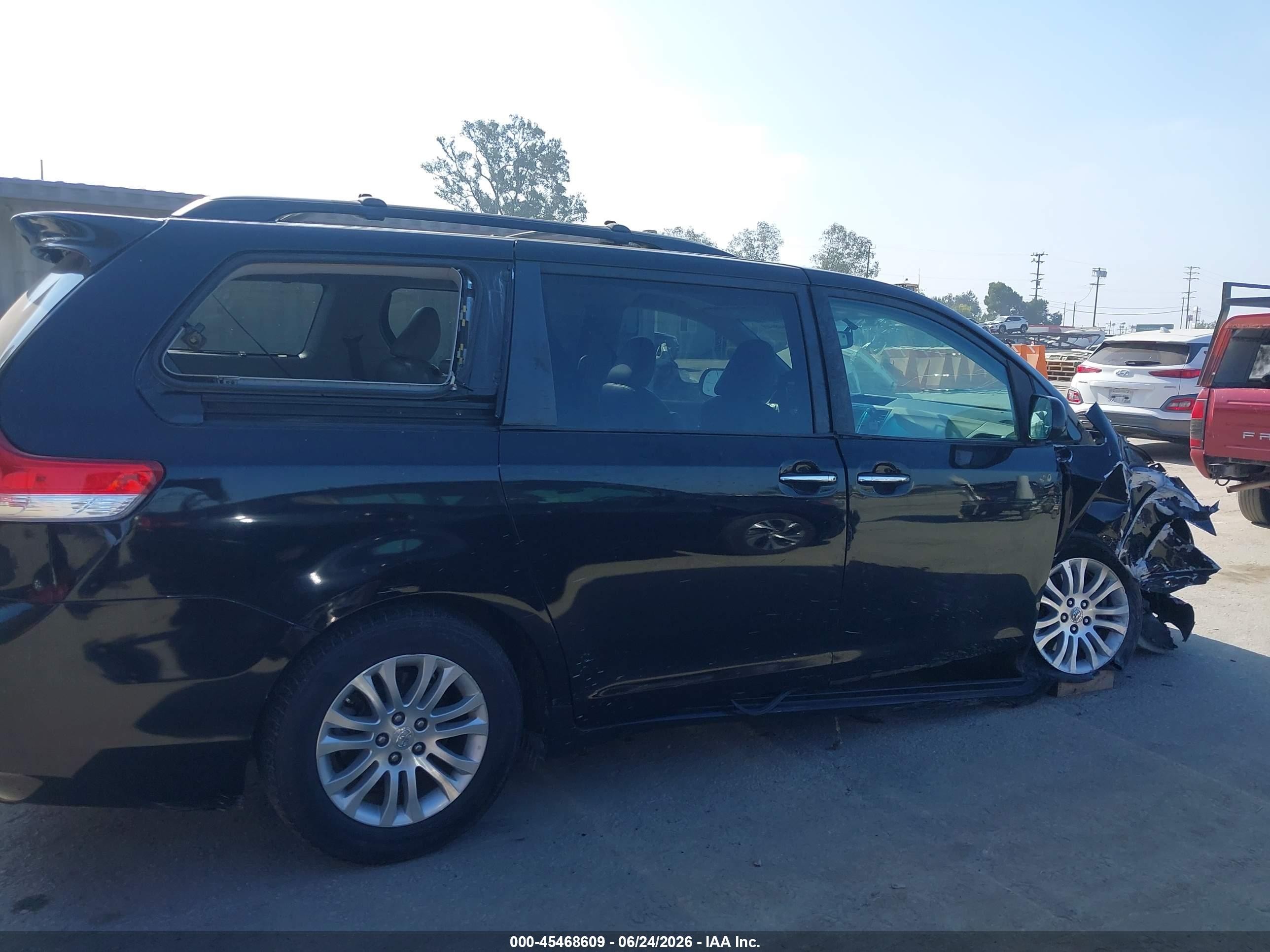 2011 Toyota Sienna Xle V6 Черный vin: 5TDYK3DC4BS065498
