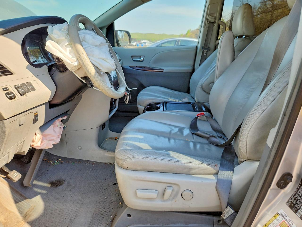 2011 Toyota Sienna Xle 8-passenger Серый vin: 5TDYK3DC4BS077800