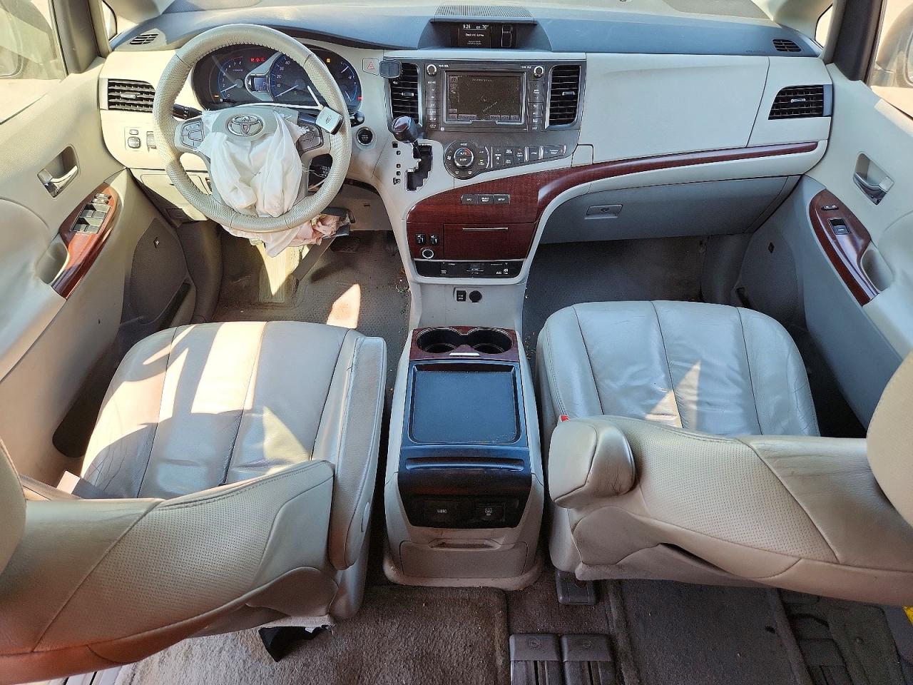 2011 Toyota Sienna Xle 8-passenger Серый vin: 5TDYK3DC4BS077800