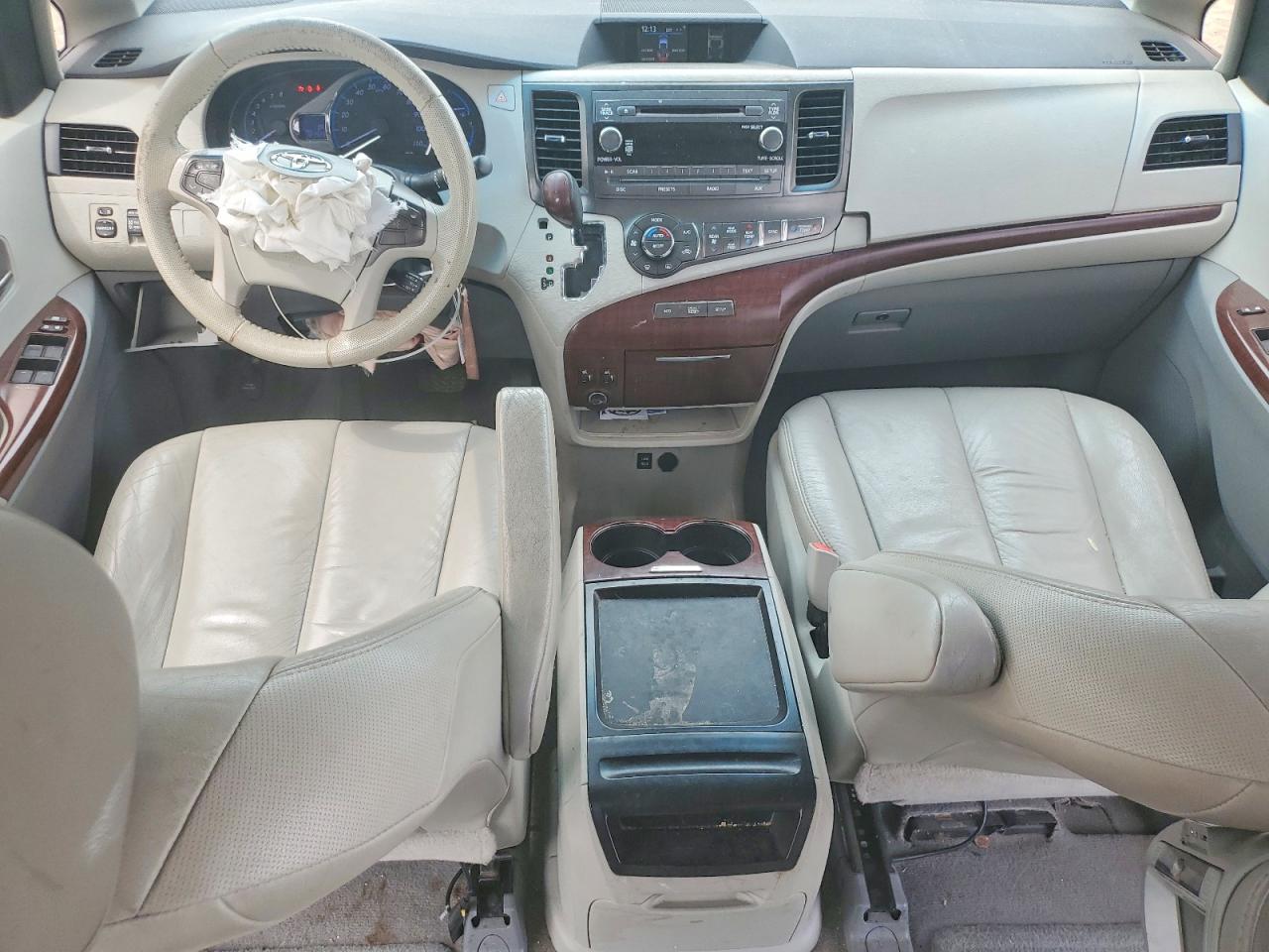 2011 Toyota Sienna Xle 8-passenger Silver vin: 5TDYK3DC4BS095679