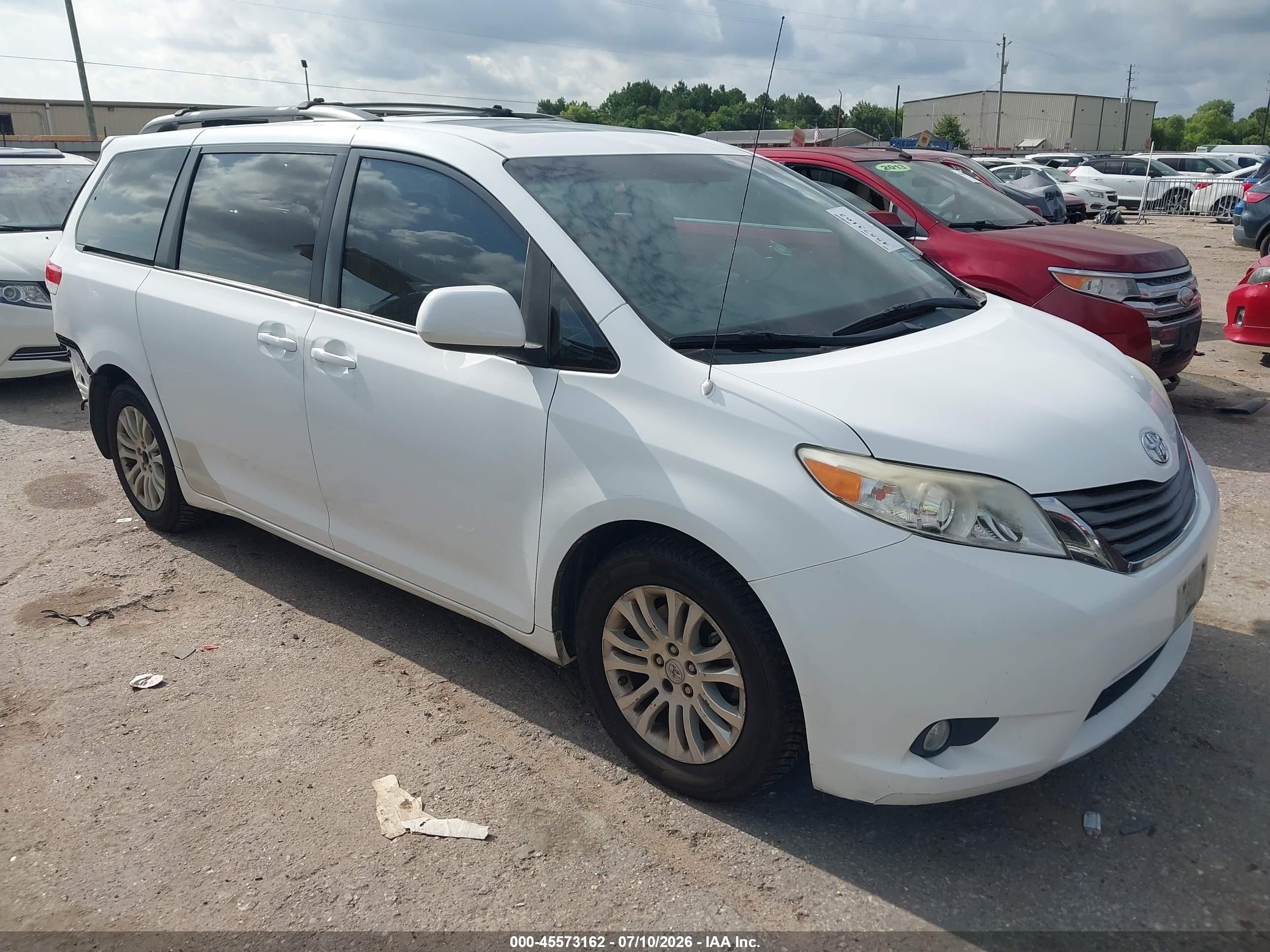 2011 Toyota Sienna Xle V6 White vin: 5TDYK3DC4BS099117