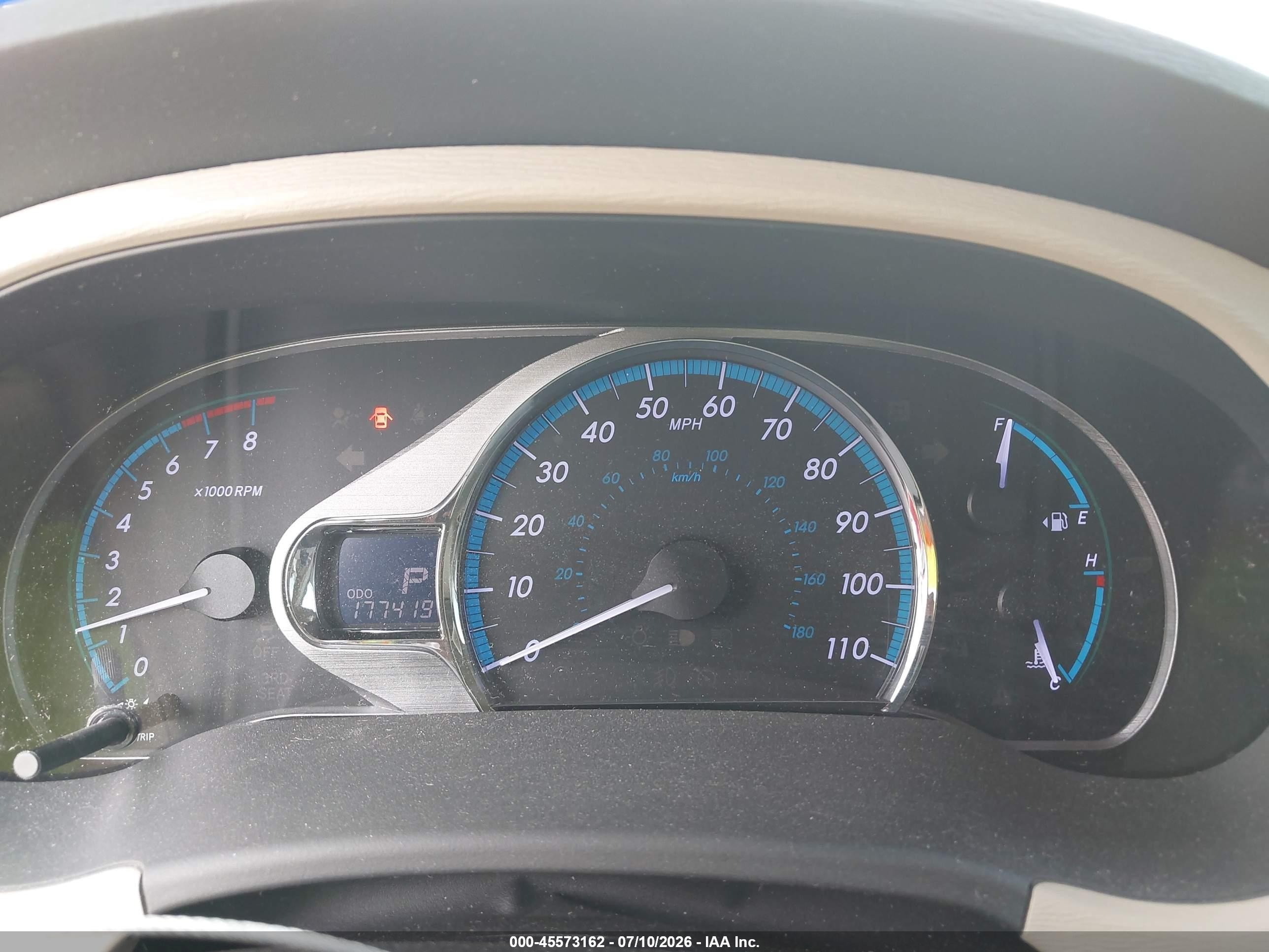 2011 Toyota Sienna Xle V6 White vin: 5TDYK3DC4BS099117