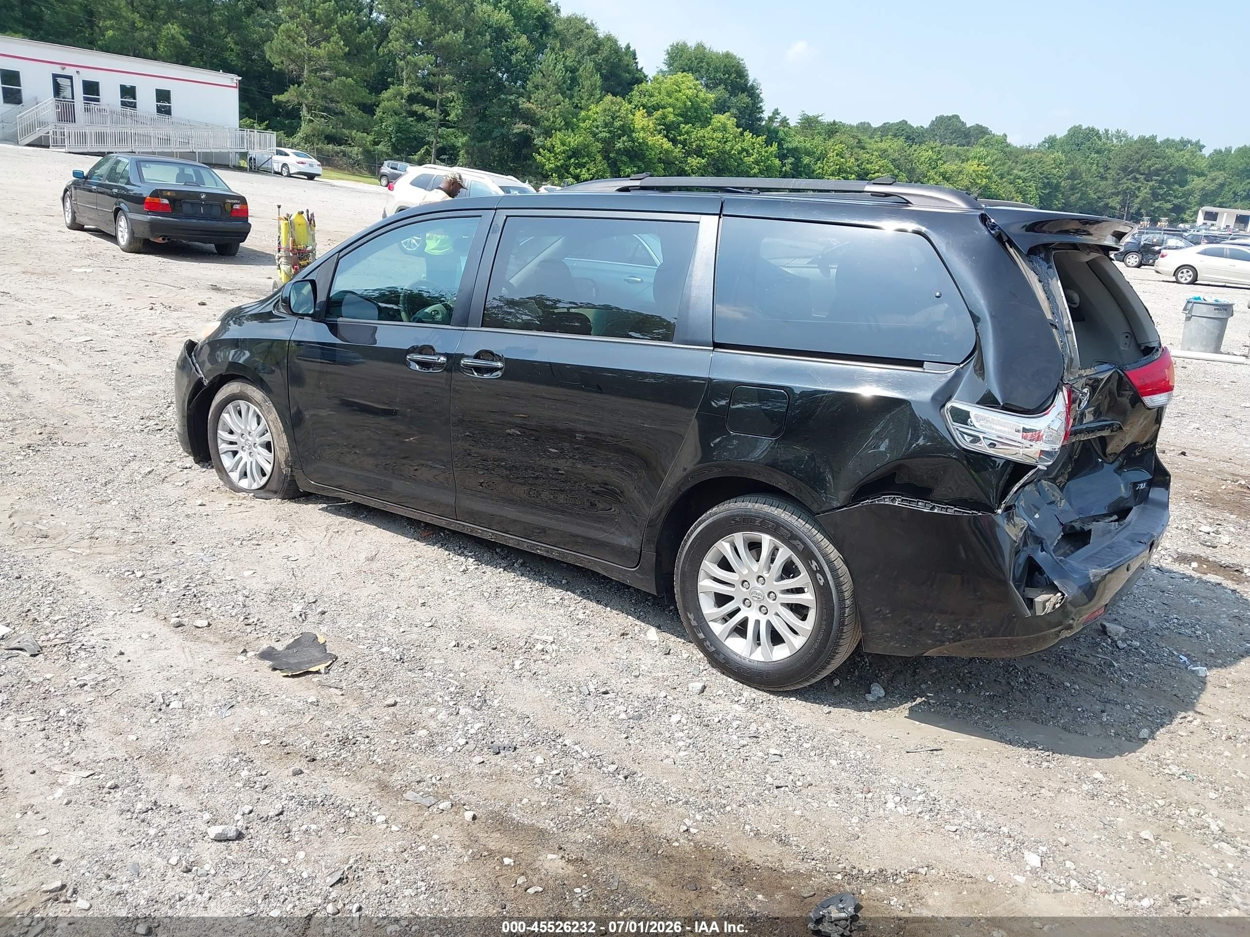 2011 Toyota Sienna Xle V6 Черный vin: 5TDYK3DC4BS109497