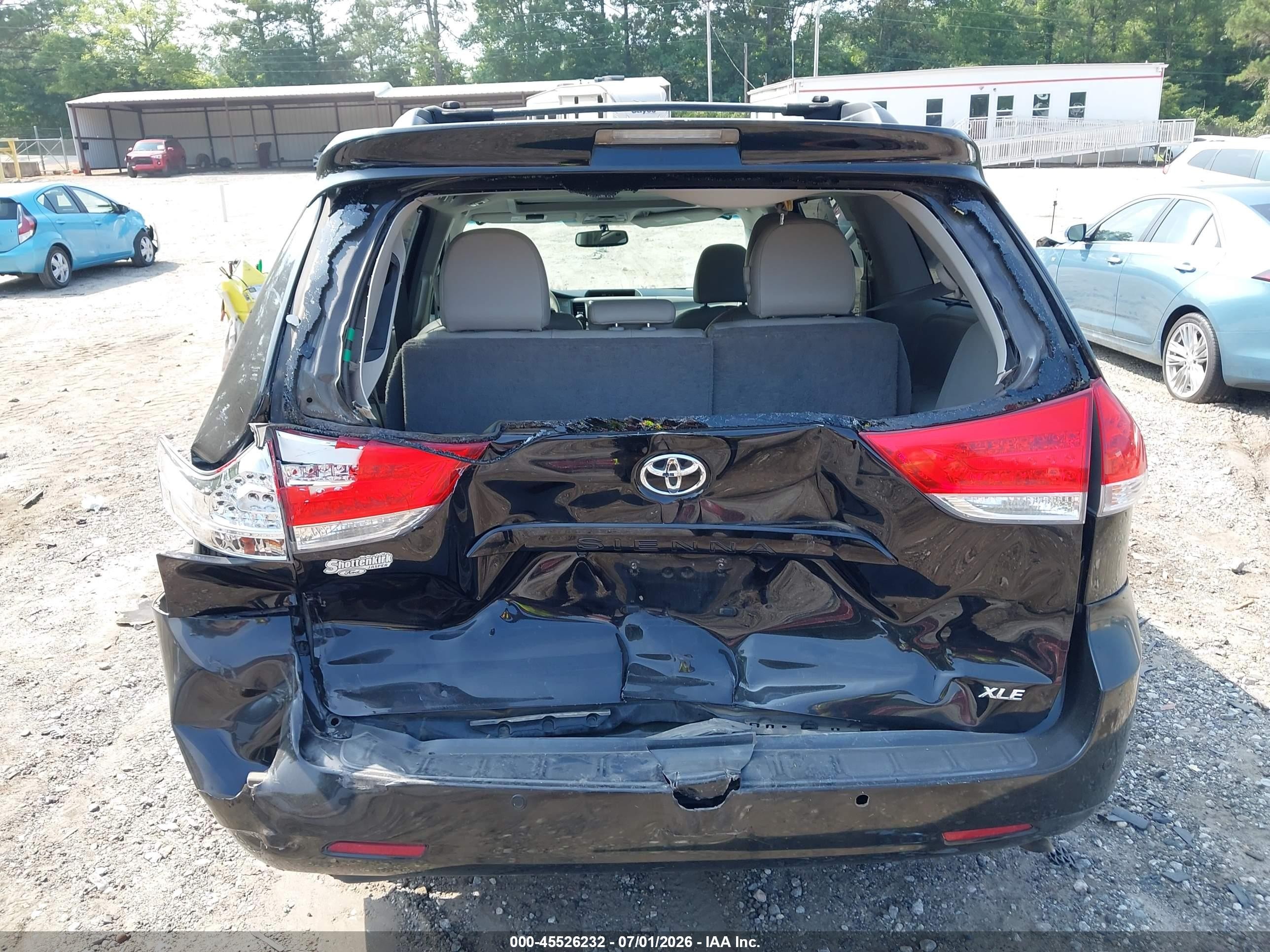 2011 Toyota Sienna Xle V6 Черный vin: 5TDYK3DC4BS109497