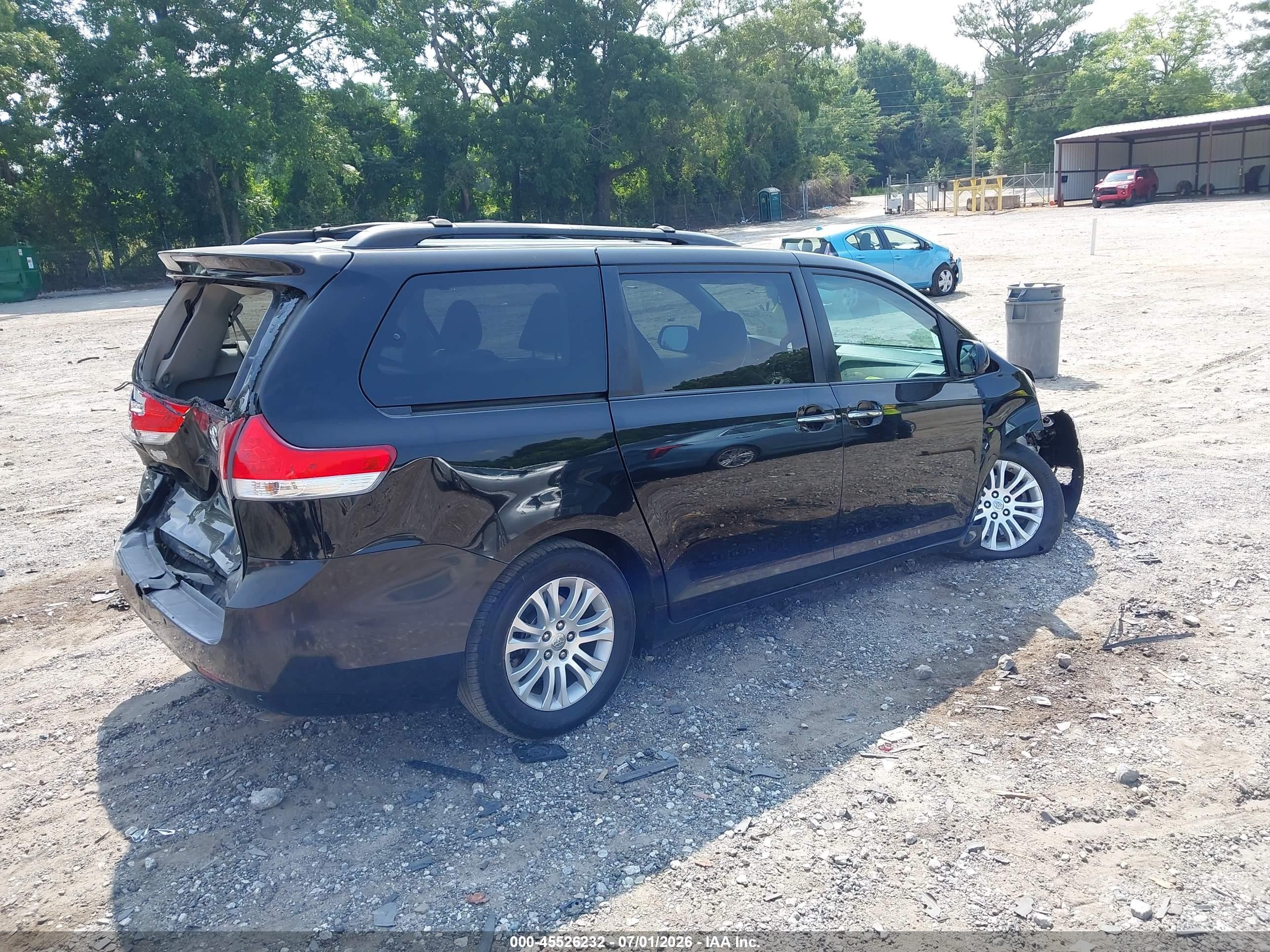 2011 Toyota Sienna Xle V6 Черный vin: 5TDYK3DC4BS109497