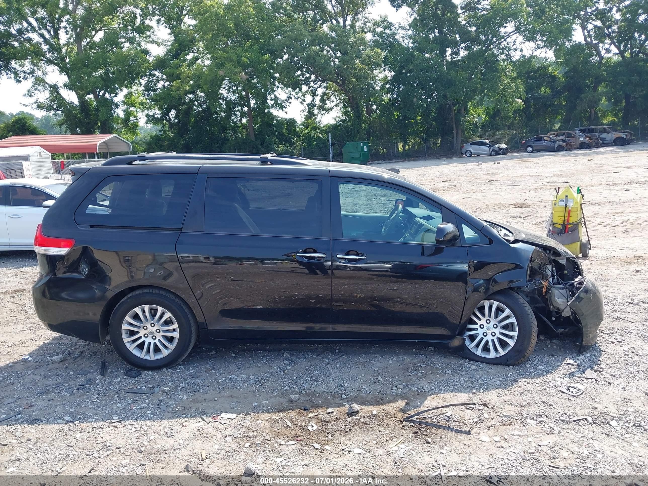 2011 Toyota Sienna Xle V6 Черный vin: 5TDYK3DC4BS109497