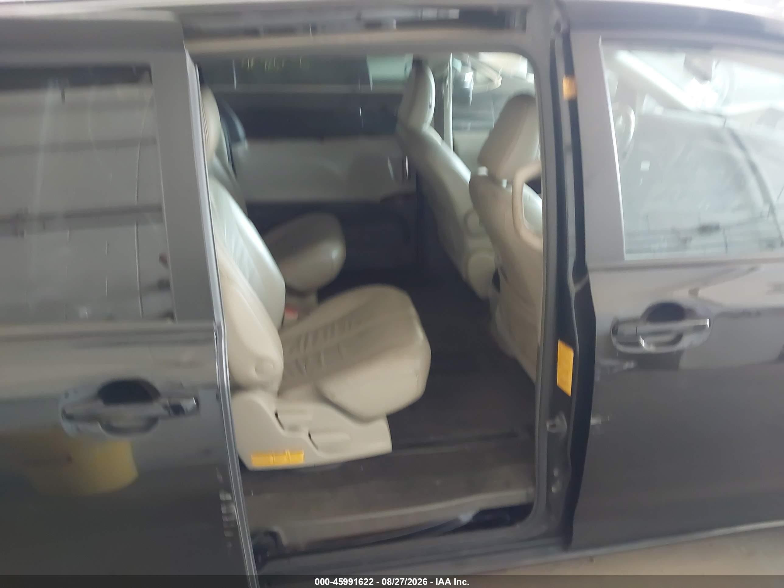 2011 Toyota Sienna Xle V6 Black vin: 5TDYK3DC4BS130835