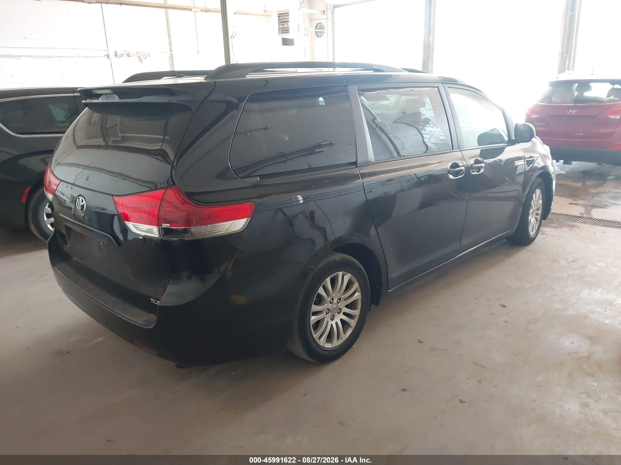2011 Toyota Sienna Xle V6 Black vin: 5TDYK3DC4BS130835