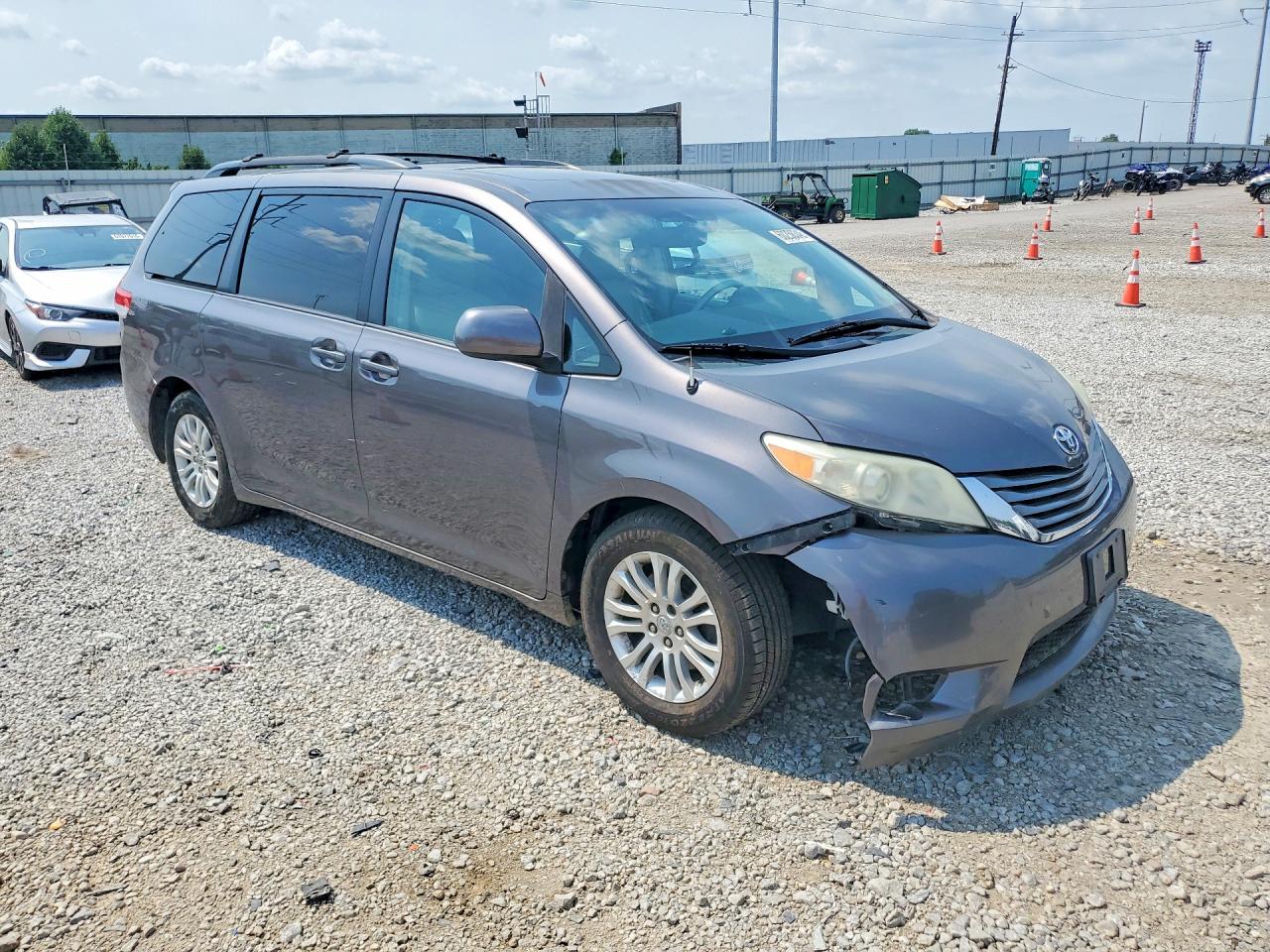 2011 Toyota Sienna Gray vin: 5TDYK3DC4BS134044