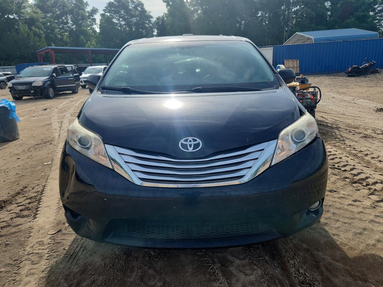 2011 Toyota Sienna Limited 7-passenger Black vin: 5TDYK3DC4BS157579