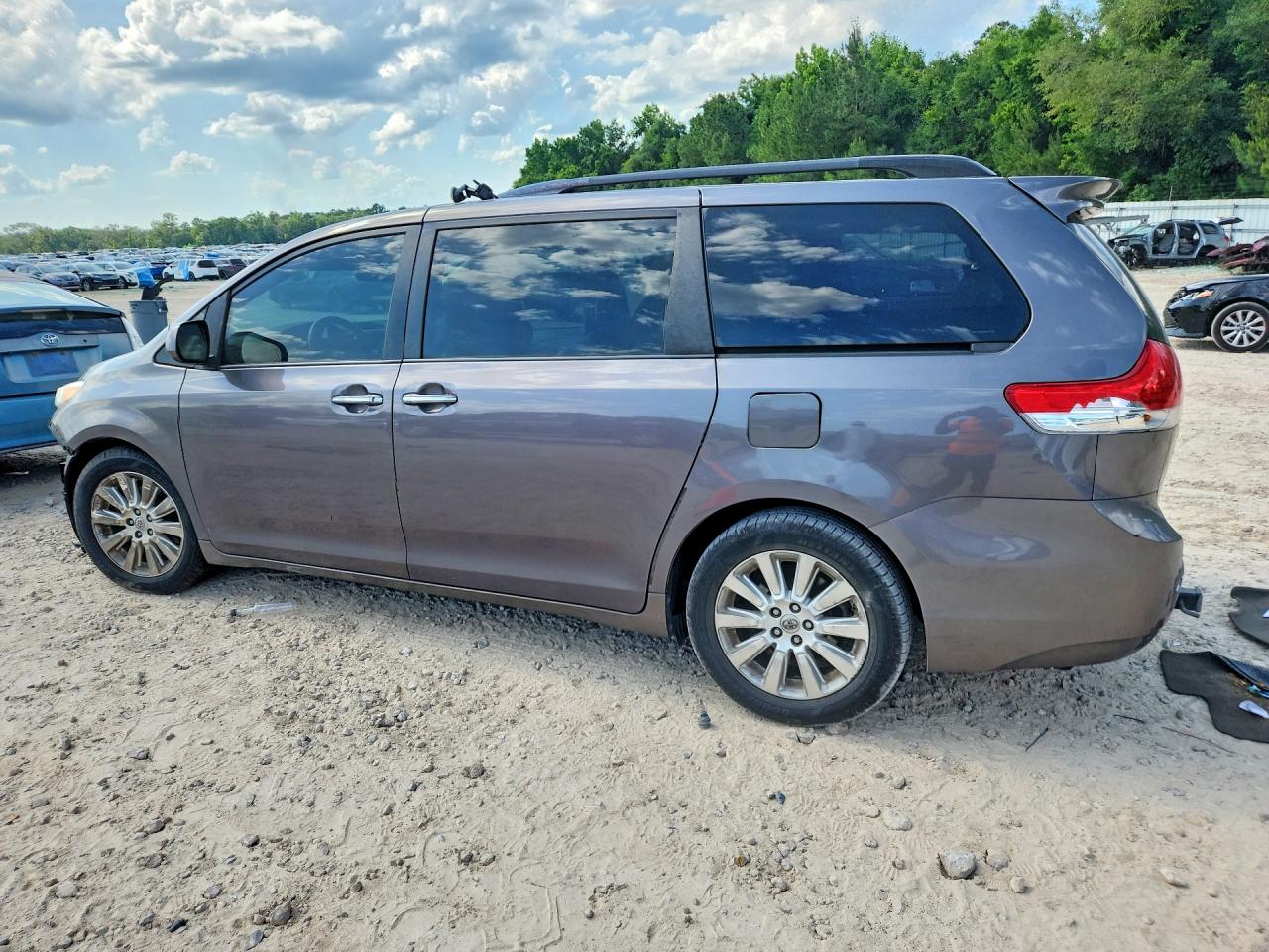 2011 Toyota Sienna Limited 7-passenger Gray vin: 5TDYK3DC4BS158456