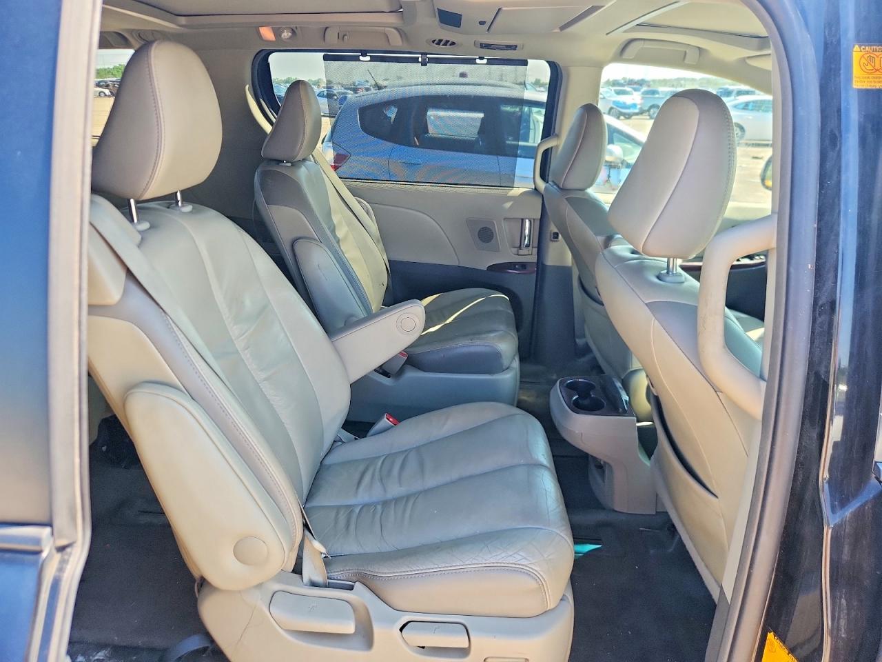 2011 Toyota Sienna Limited 7-passenger Black vin: 5TDYK3DC4BS166833