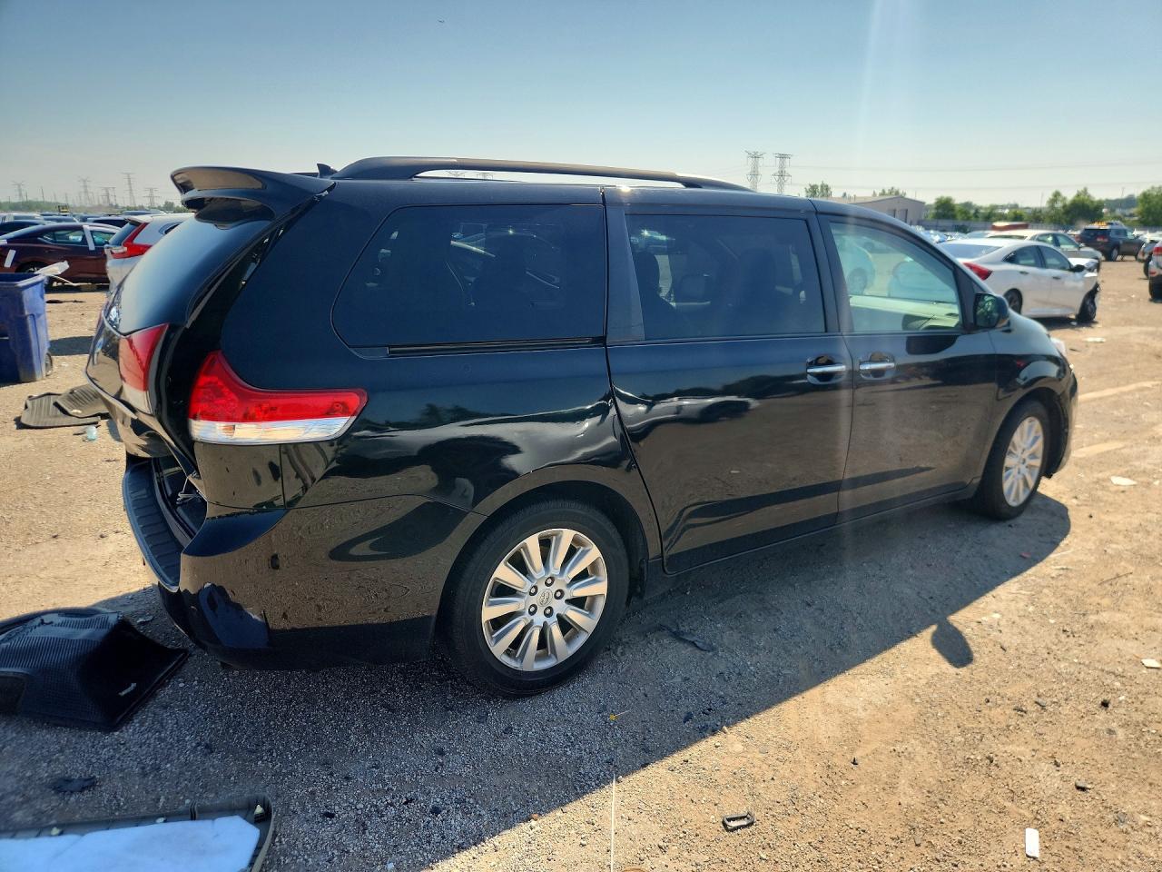 2011 Toyota Sienna Limited 7-passenger Black vin: 5TDYK3DC4BS166833