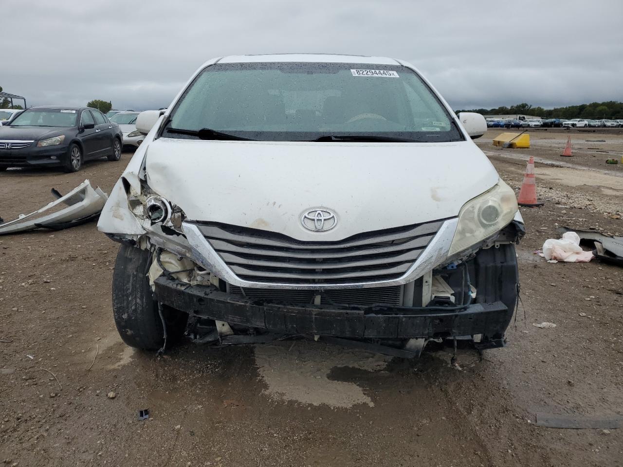 2012 Toyota Sienna Xle 8-passenger White vin: 5TDYK3DC4CS208158