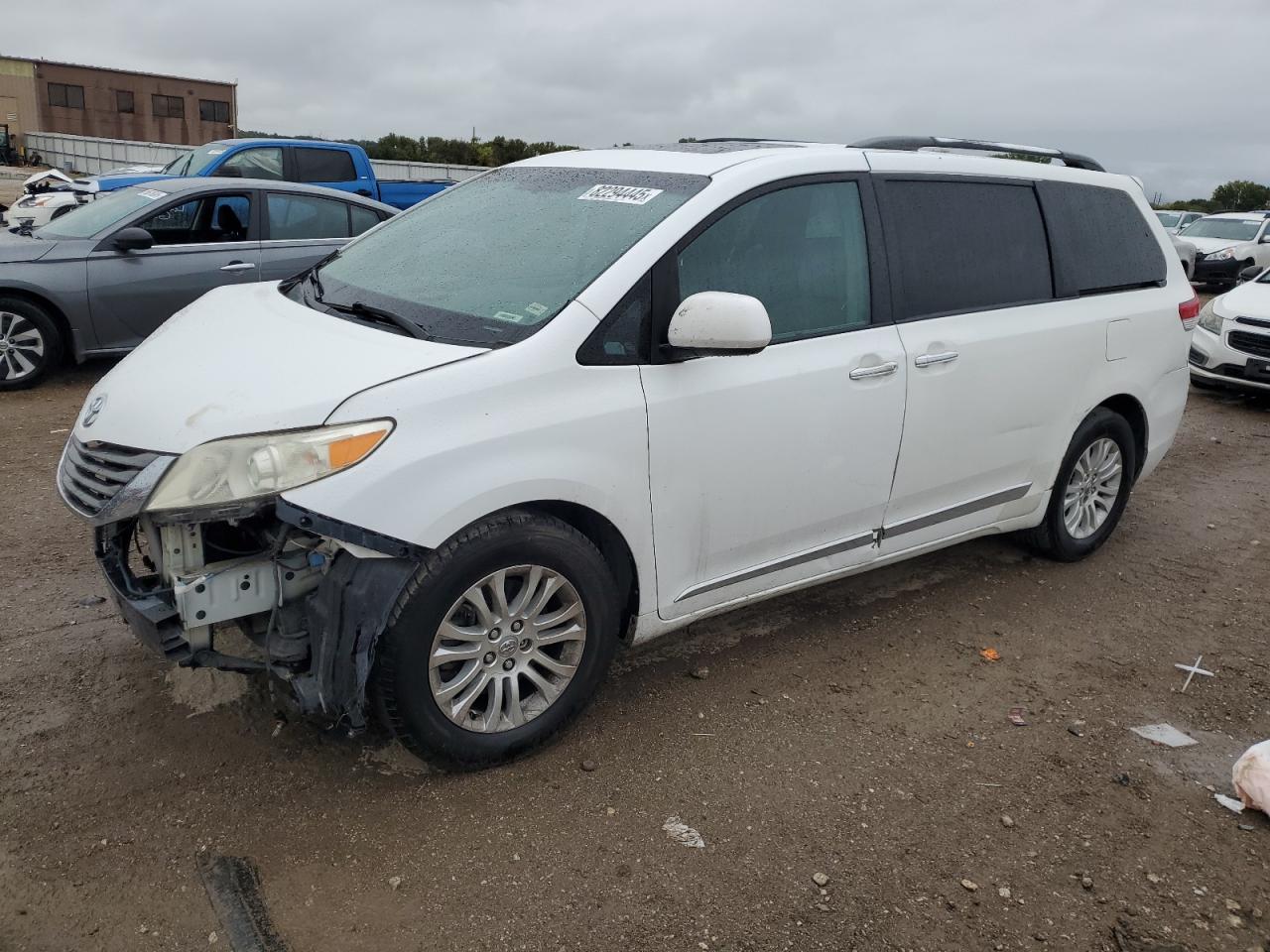 2012 Toyota Sienna Xle 8-passenger Белый vin: 5TDYK3DC4CS208158