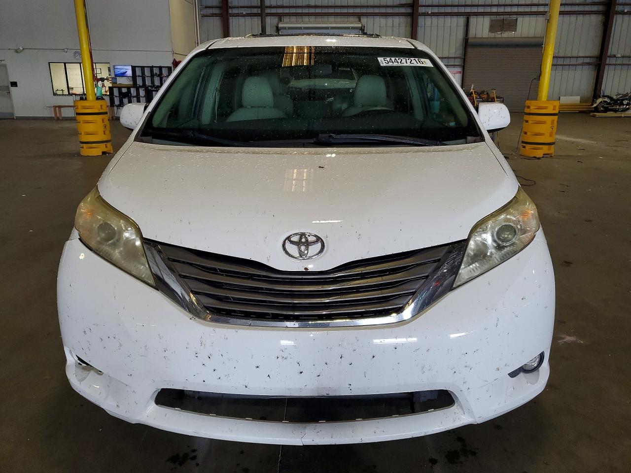 2012 Toyota Sienna Xle 8-passenger White vin: 5TDYK3DC4CS215014