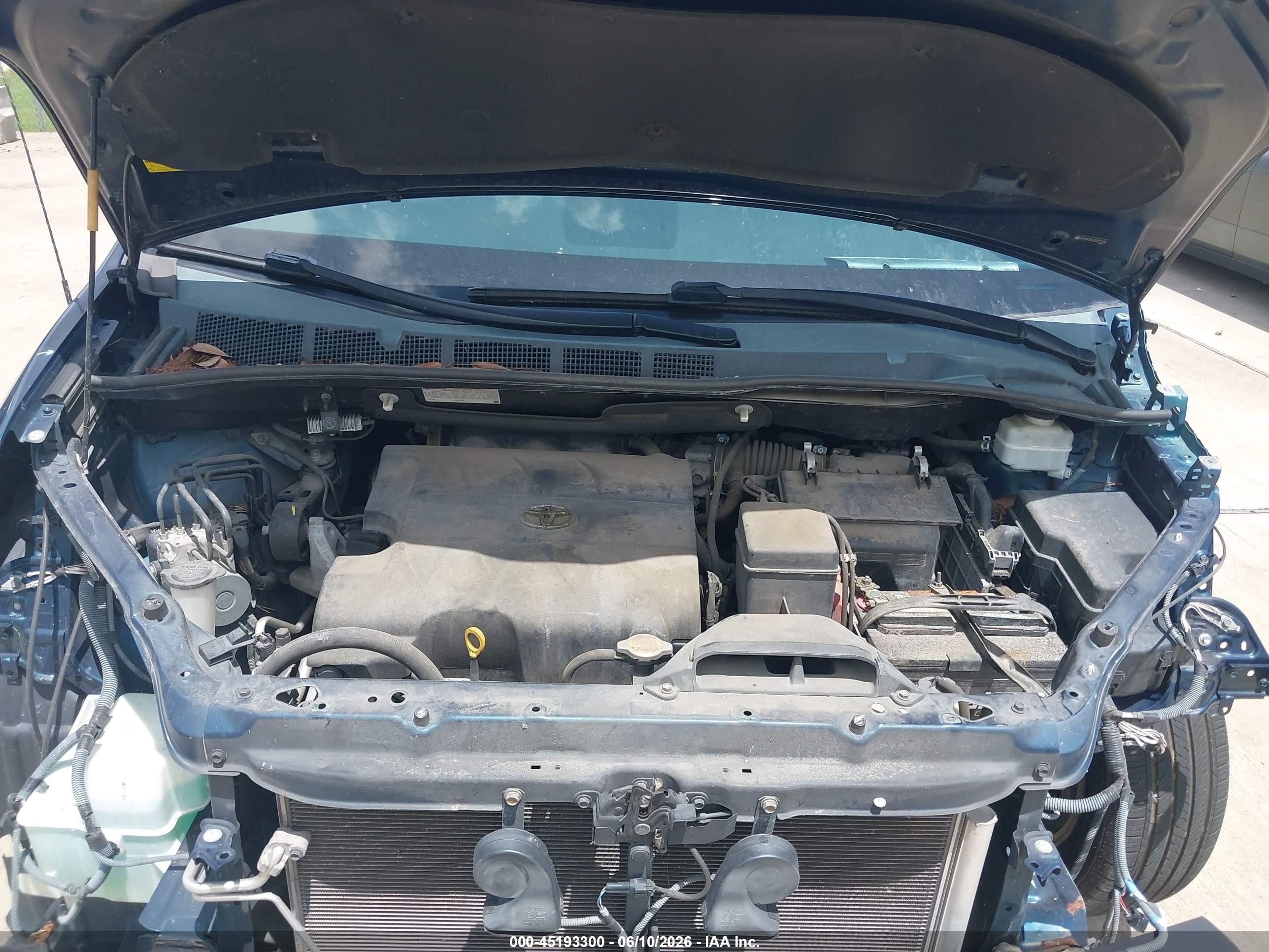 2012 Toyota Sienna Xle V6 8 Passenger Blue vin: 5TDYK3DC4CS271518