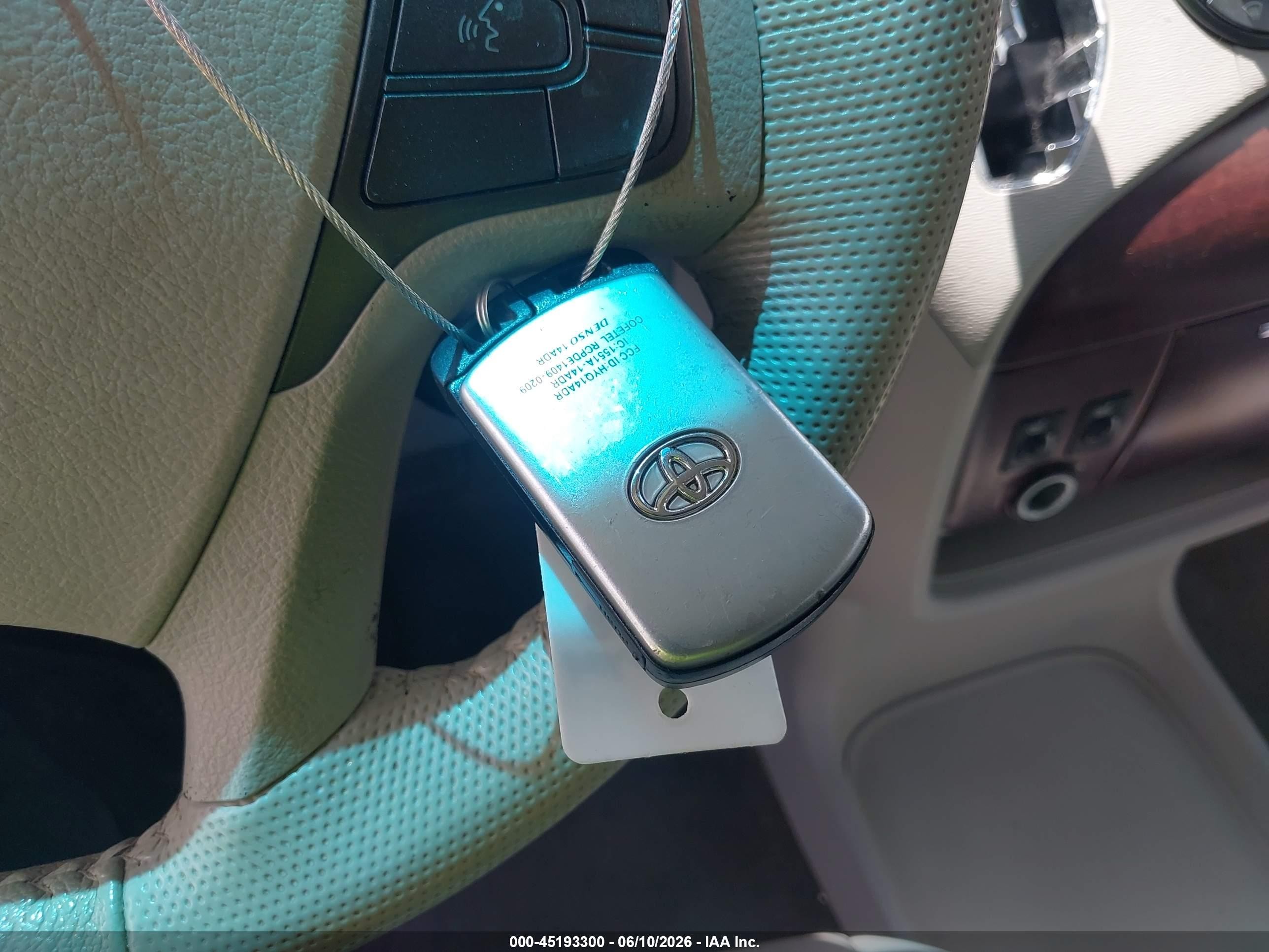 2012 Toyota Sienna Xle V6 8 Passenger Blue vin: 5TDYK3DC4CS271518