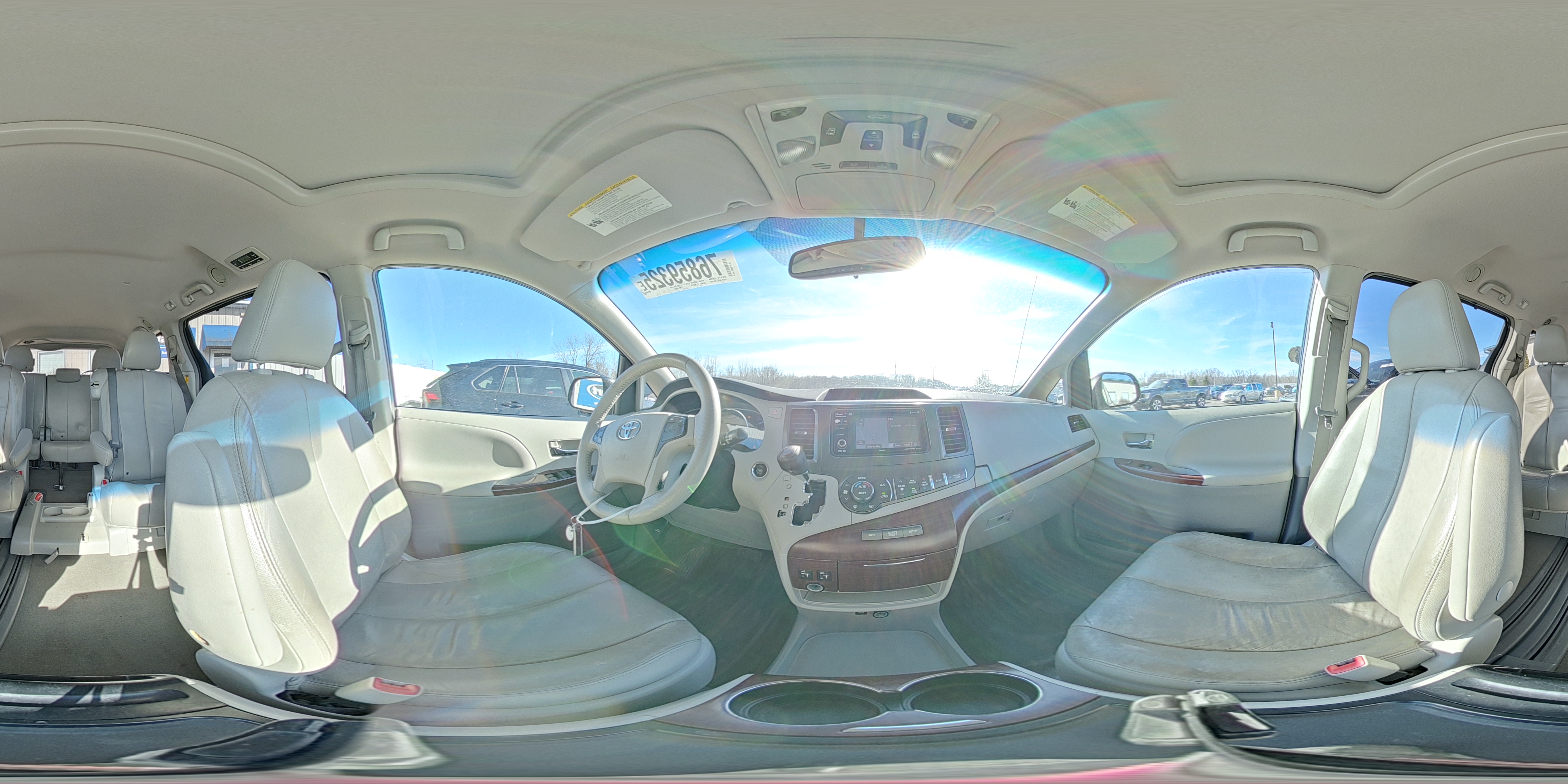 2013 Toyota Sienna Xle 8-passenger Silver vin: 5TDYK3DC4DS296288