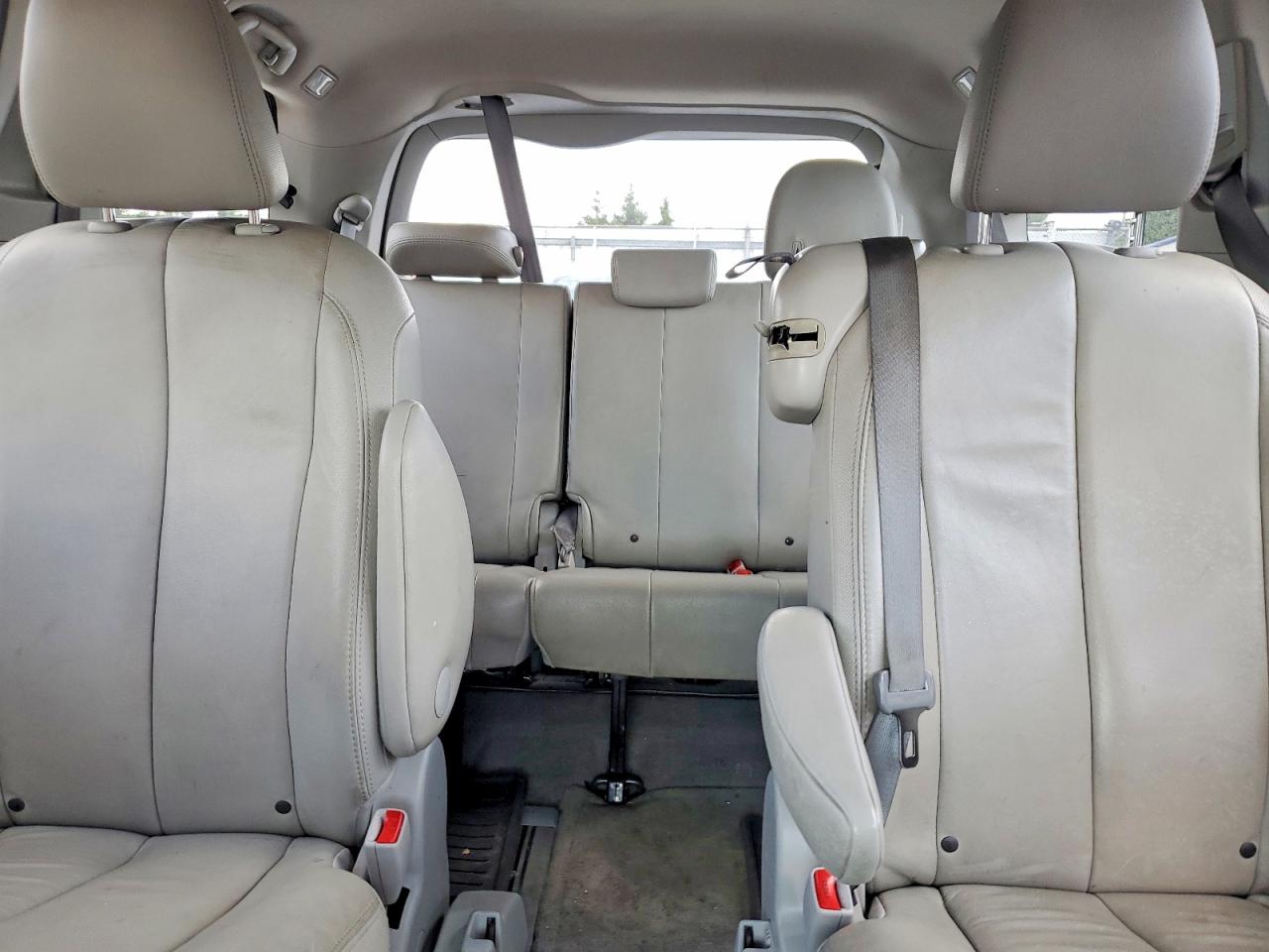 2013 Toyota Sienna Xle 8-passenger Gray vin: 5TDYK3DC4DS345182