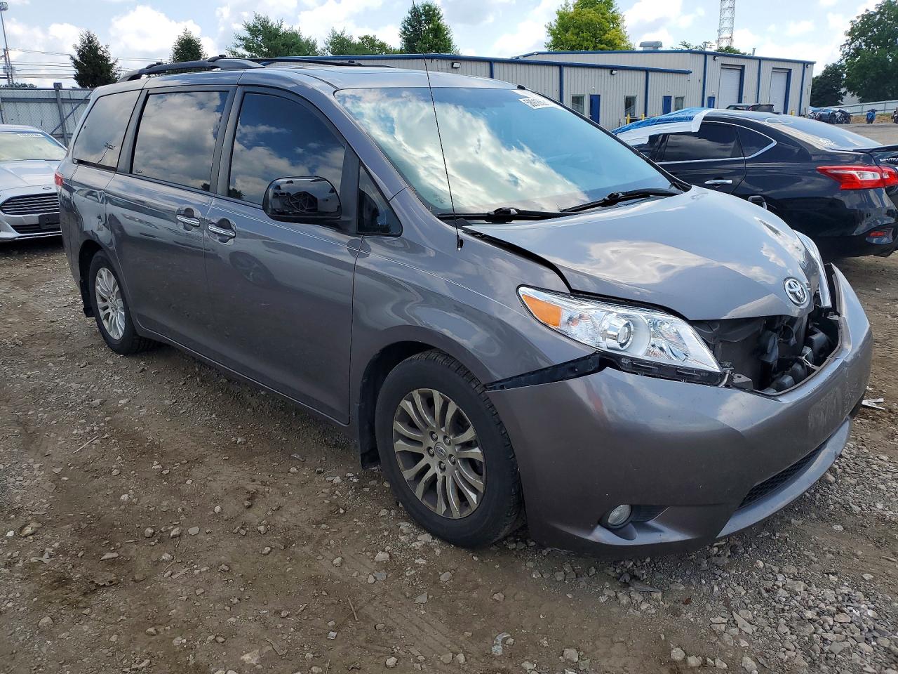 2013 Toyota Sienna Xle 8-passenger Gray vin: 5TDYK3DC4DS345182