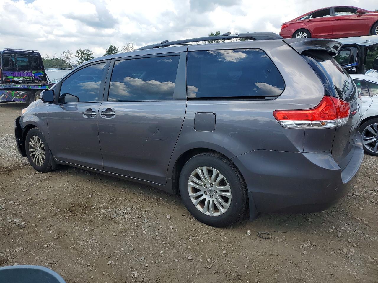 2013 Toyota Sienna Xle 8-passenger Gray vin: 5TDYK3DC4DS345182