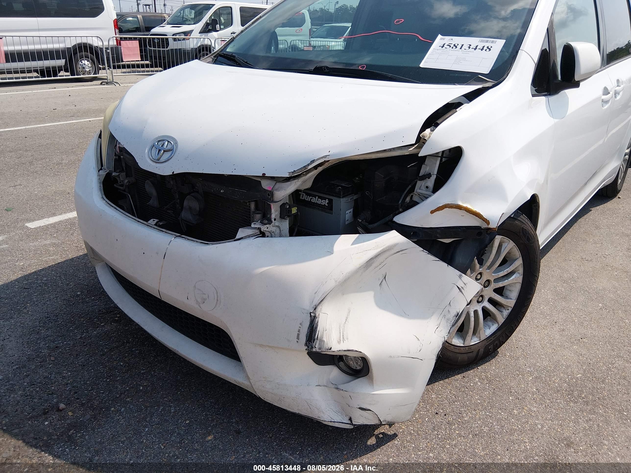 2013 Toyota Sienna Xle V6 8 Passenger White vin: 5TDYK3DC4DS351371