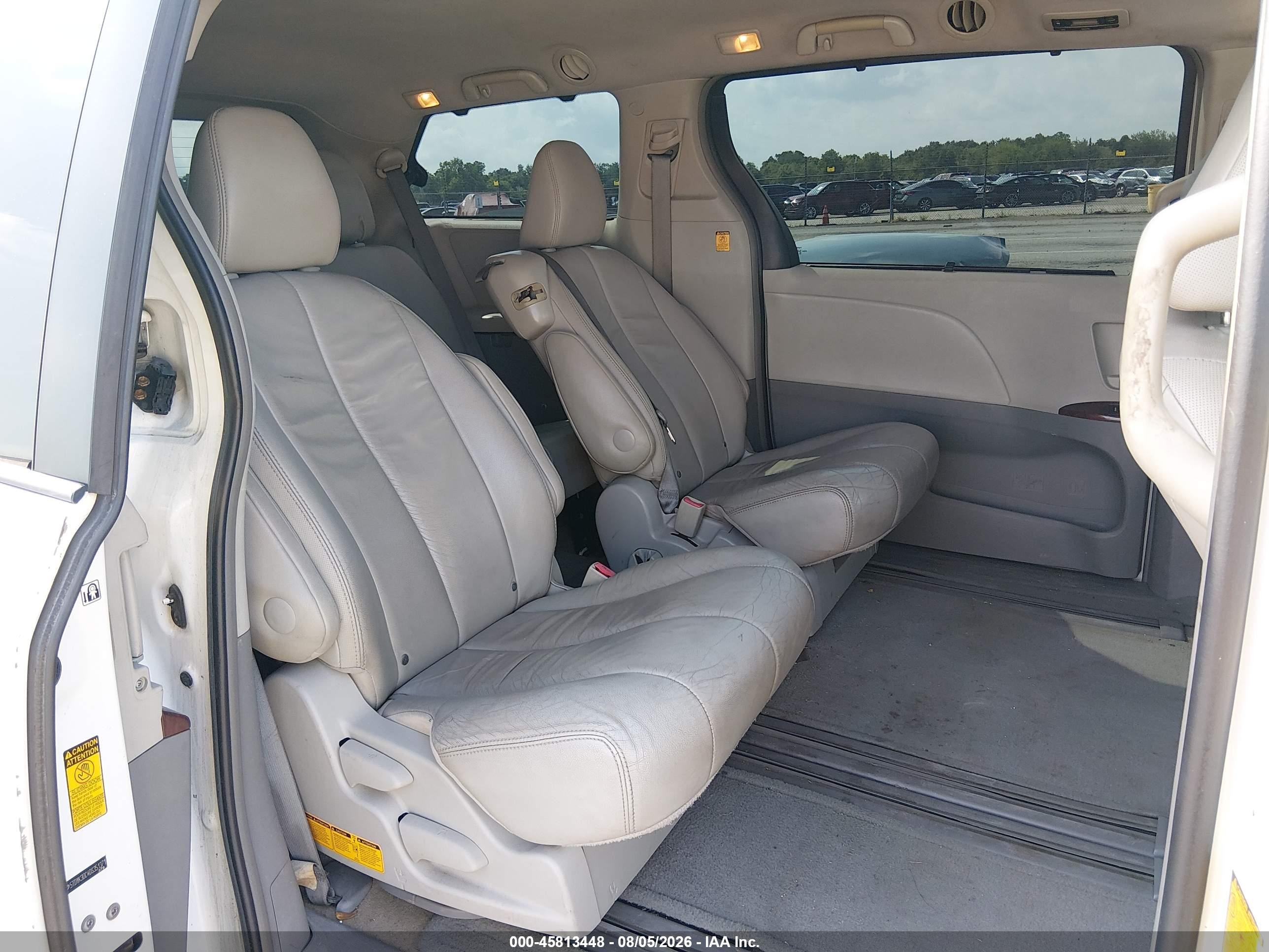 2013 Toyota Sienna Xle V6 8 Passenger White vin: 5TDYK3DC4DS351371