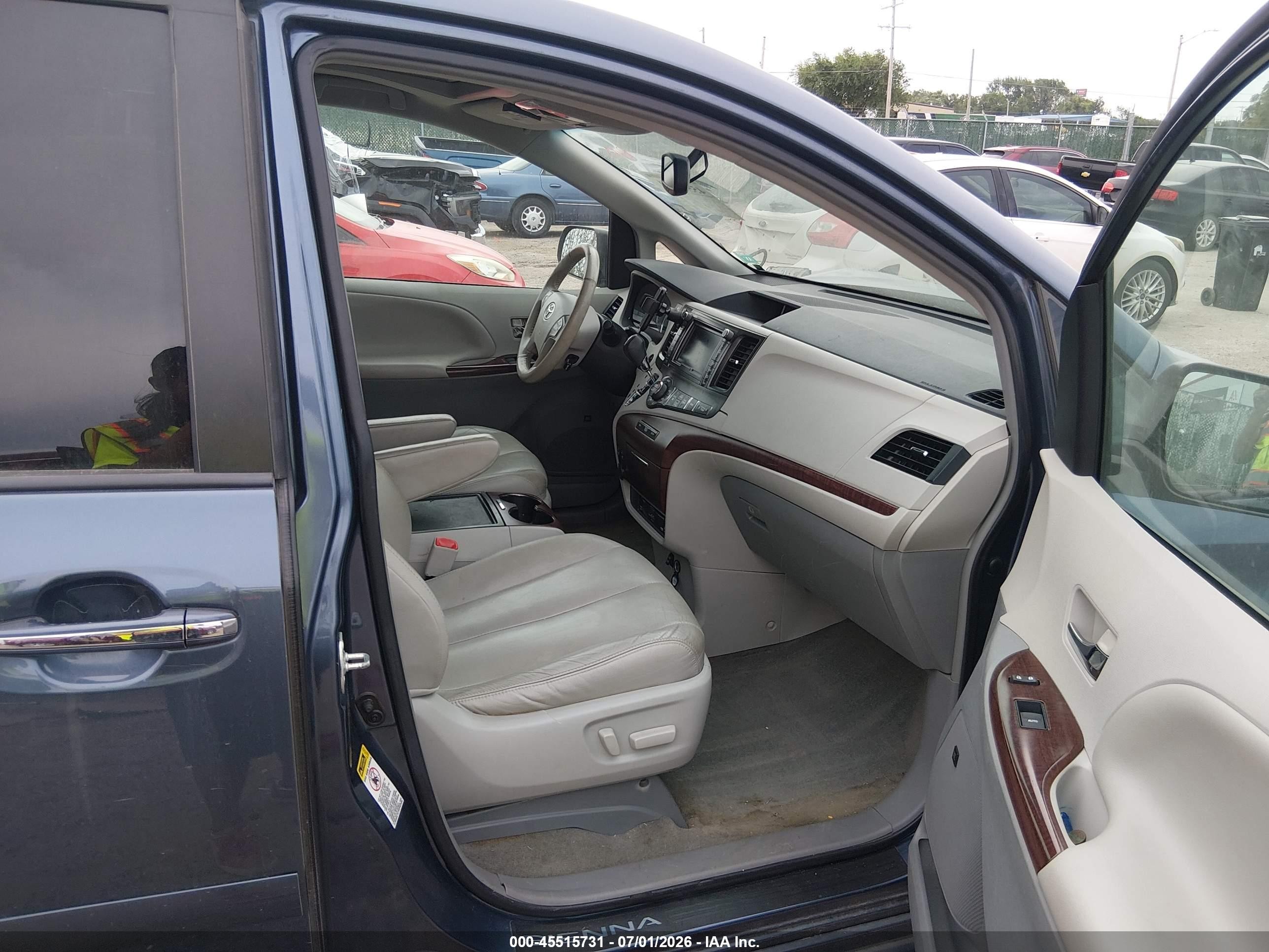 2013 Toyota Sienna Xle V6 8 Passenger Синий vin: 5TDYK3DC4DS361298