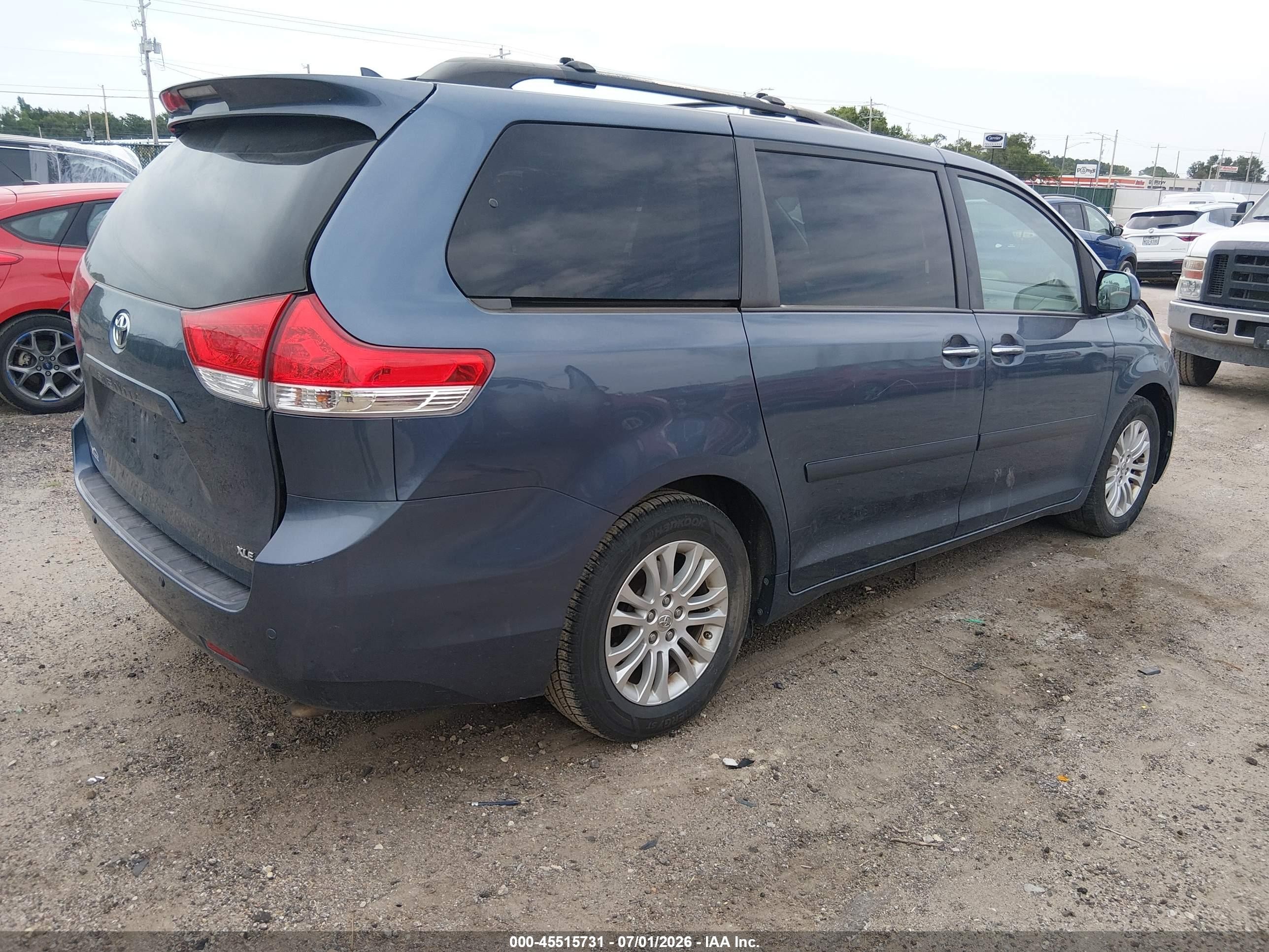 2013 Toyota Sienna Xle V6 8 Passenger Синий vin: 5TDYK3DC4DS361298
