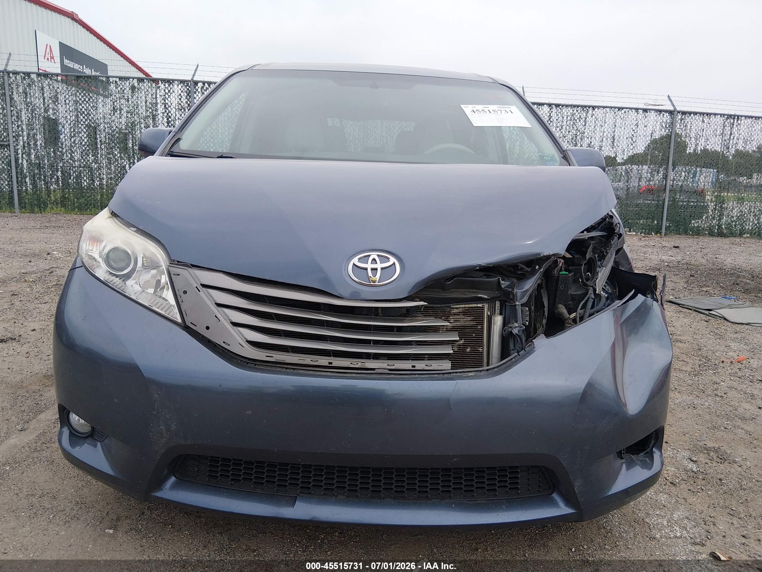 2013 Toyota Sienna Xle V6 8 Passenger Синий vin: 5TDYK3DC4DS361298