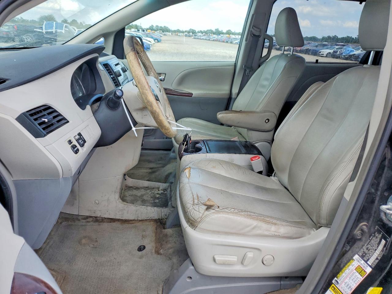 2013 Toyota Sienna Xle 8-passenger Черный vin: 5TDYK3DC4DS361835
