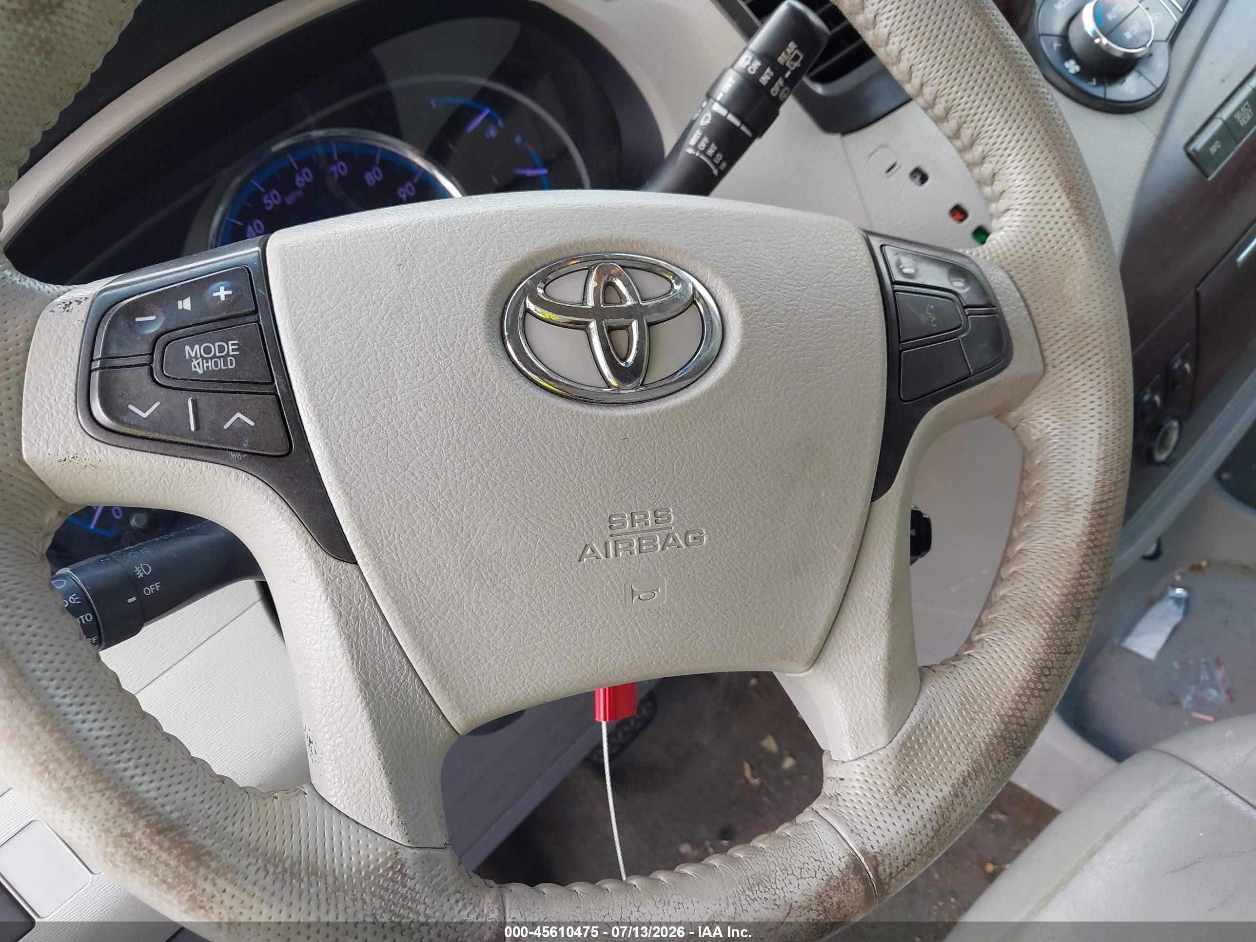 2013 Toyota Sienna Xle V6 8 Passenger Silver vin: 5TDYK3DC4DS374228