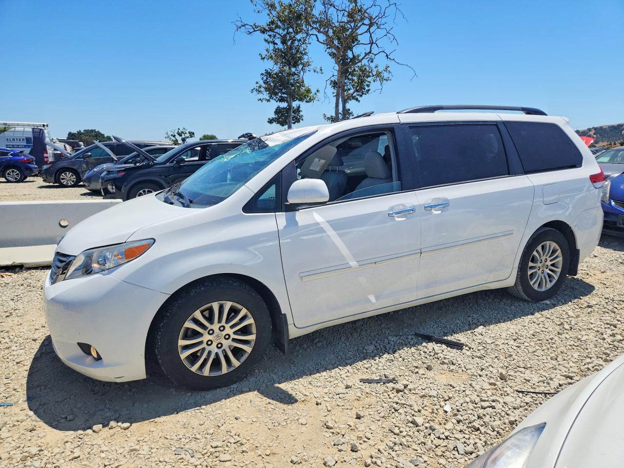 2013 Toyota Sienna Xle 8-passenger Белый vin: 5TDYK3DC4DS384872