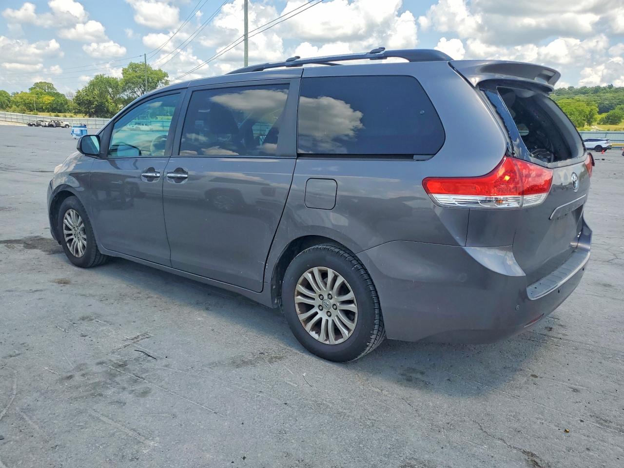 2013 Toyota Sienna Xle 8-passenger Gray vin: 5TDYK3DC4DS400228