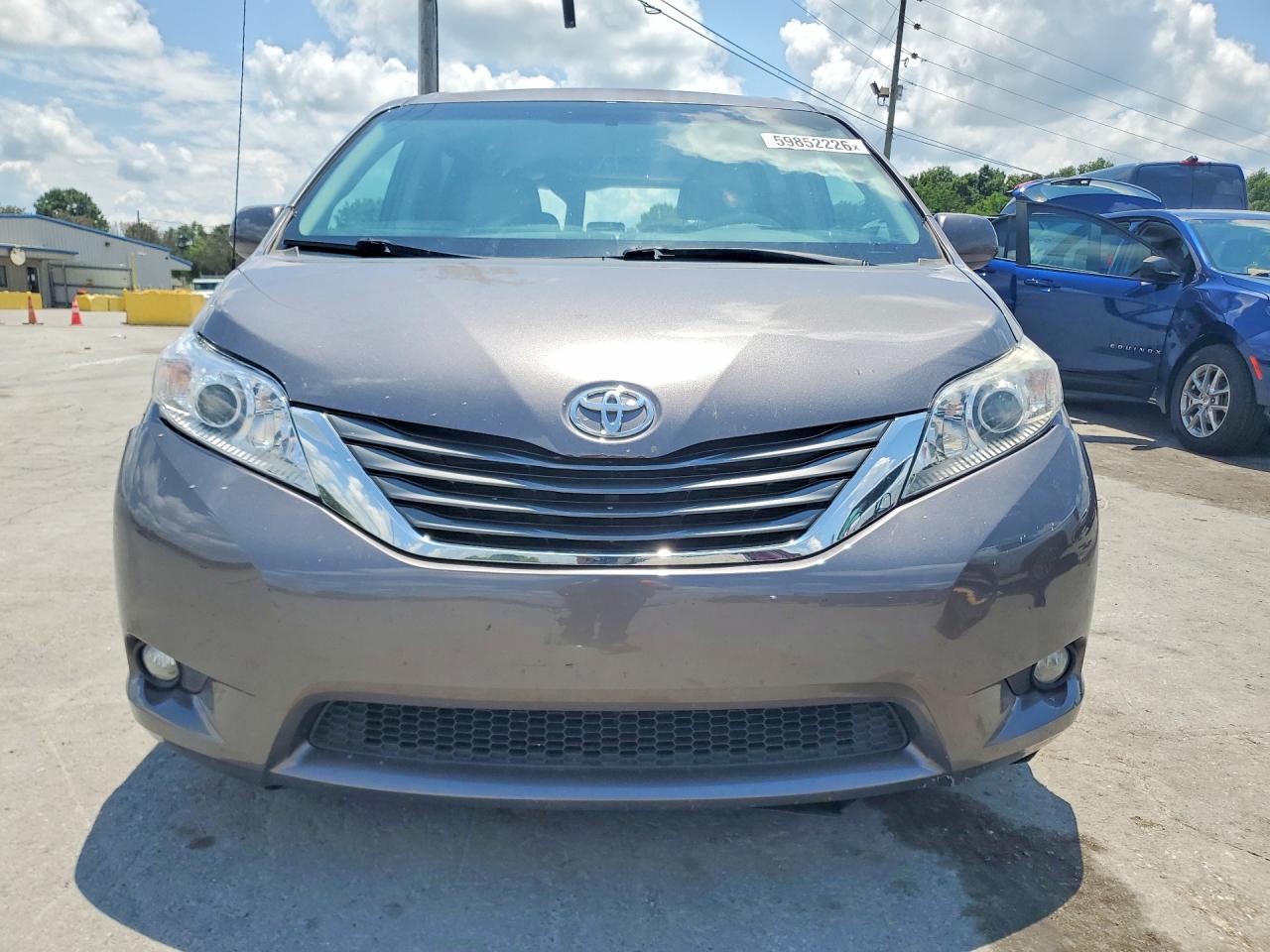 2013 Toyota Sienna Xle 8-passenger Gray vin: 5TDYK3DC4DS400228