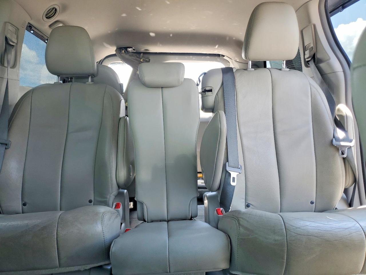2013 Toyota Sienna Xle 8-passenger Gray vin: 5TDYK3DC4DS400228