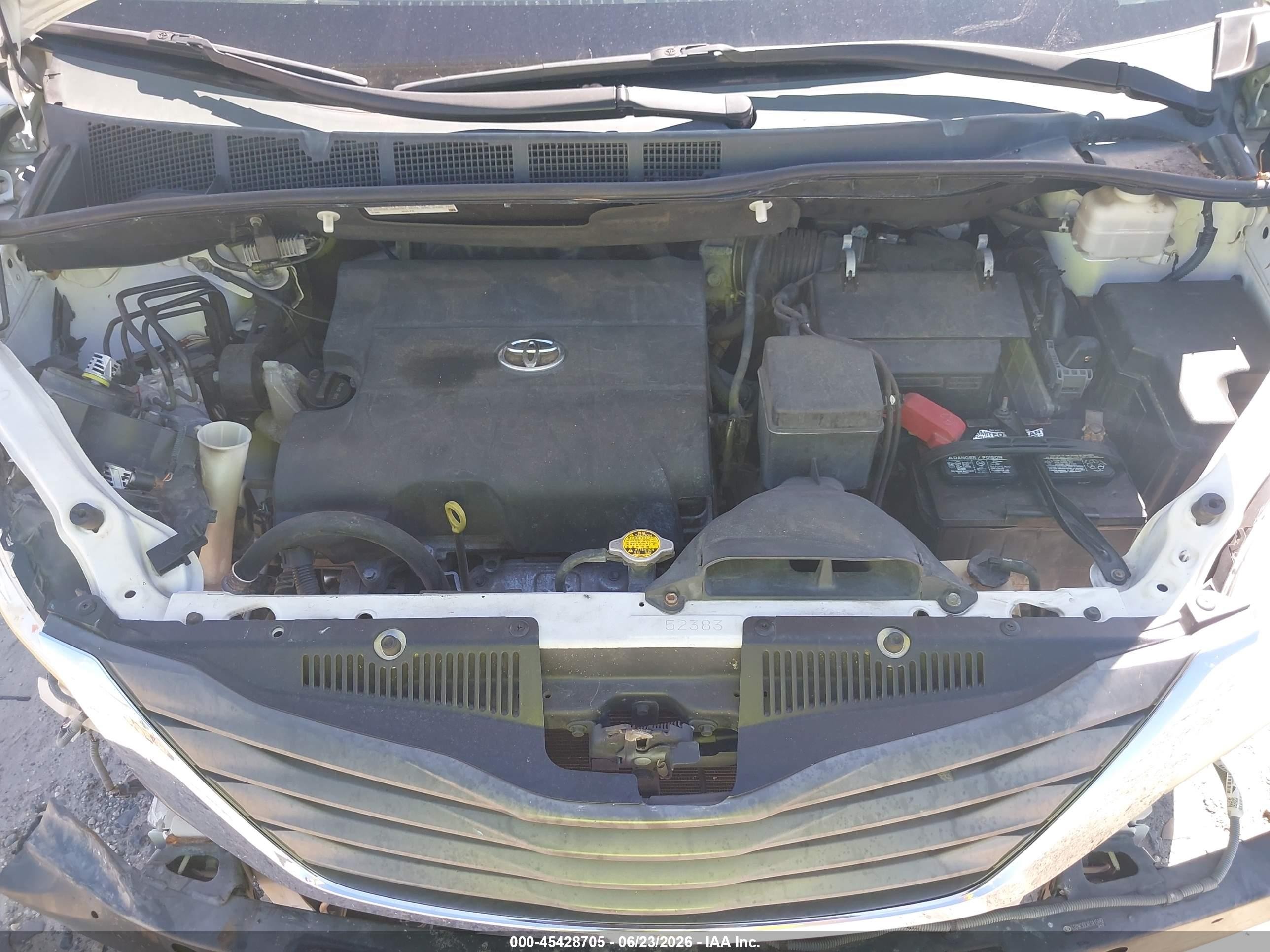 2014 Toyota Sienna Xle V6 8 Passenger White vin: 5TDYK3DC4ES415488