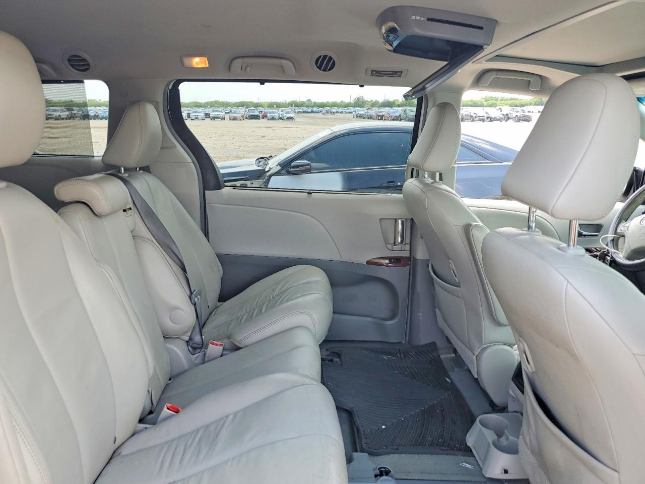 2014 Toyota Sienna Xle 8-passenger White vin: 5TDYK3DC4ES416527