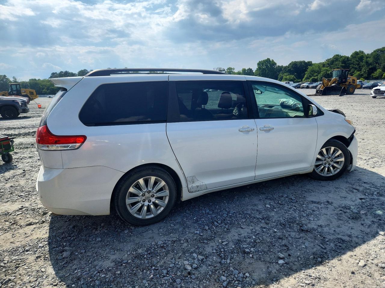 2014 Toyota Sienna Limited 7-passenger White vin: 5TDYK3DC4ES428872