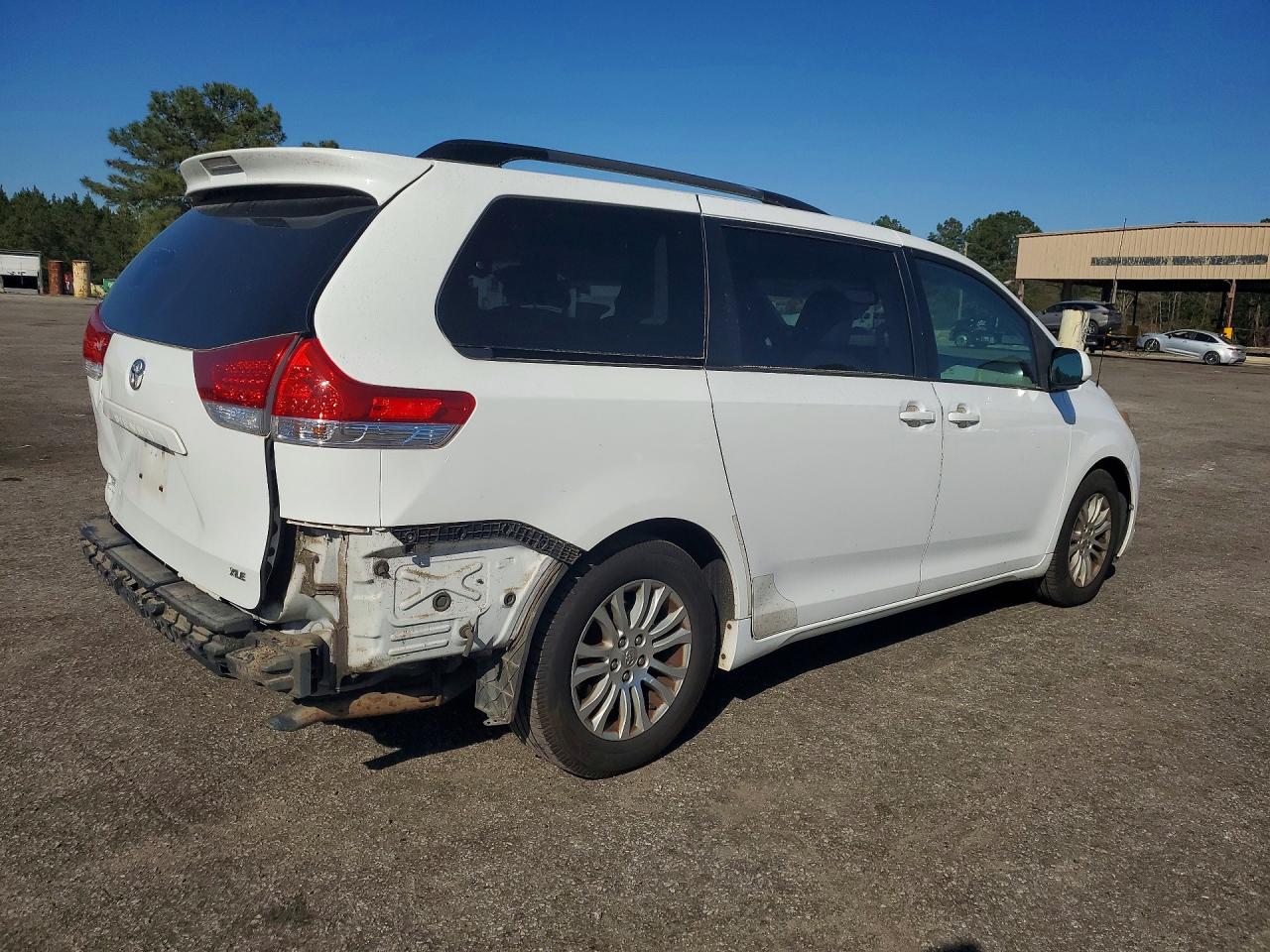 2014 Toyota Sienna Xle 8-passenger Белый vin: 5TDYK3DC4ES450354