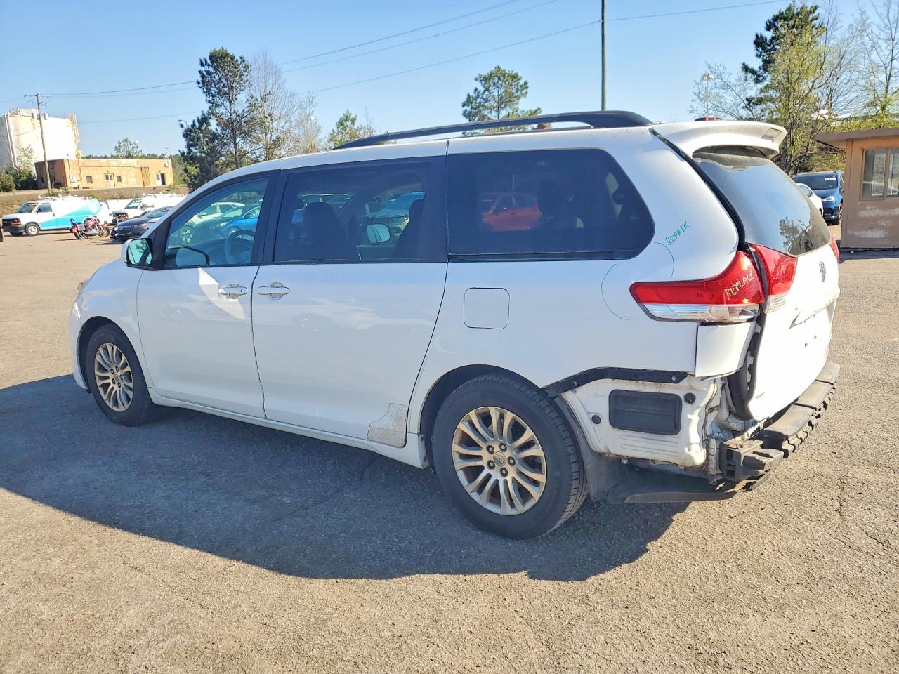 2014 Toyota Sienna Xle 8-passenger Белый vin: 5TDYK3DC4ES450354