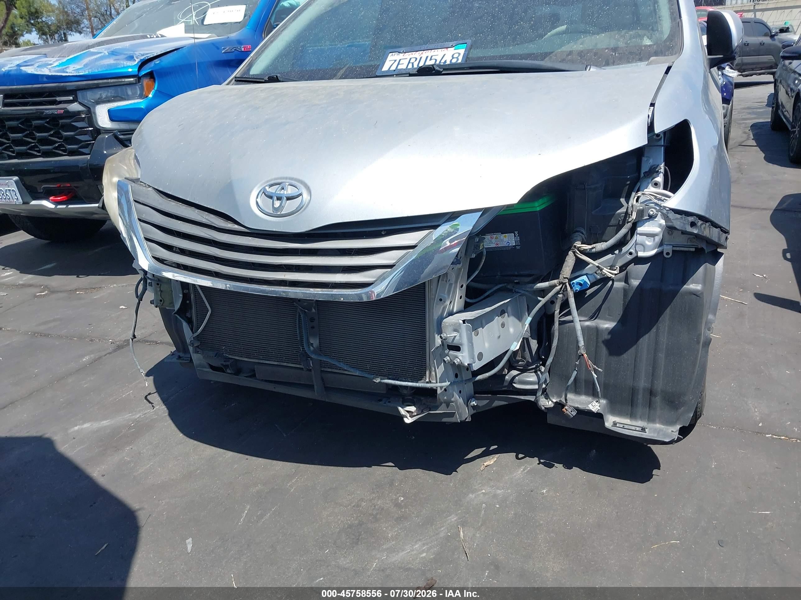 2014 Toyota Sienna Xle V6 8 Passenger Silver vin: 5TDYK3DC4ES459023
