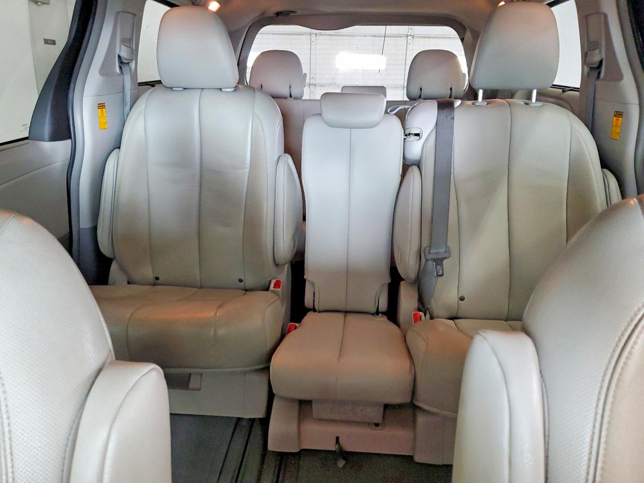 2014 Toyota Sienna Xle 8-passenger Gray vin: 5TDYK3DC4ES461631