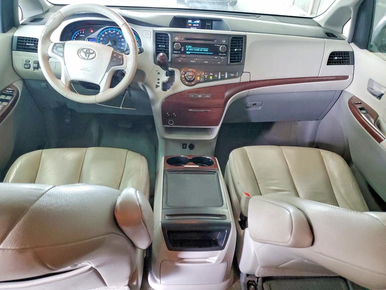 2014 Toyota Sienna Xle 8-passenger Gray vin: 5TDYK3DC4ES461631